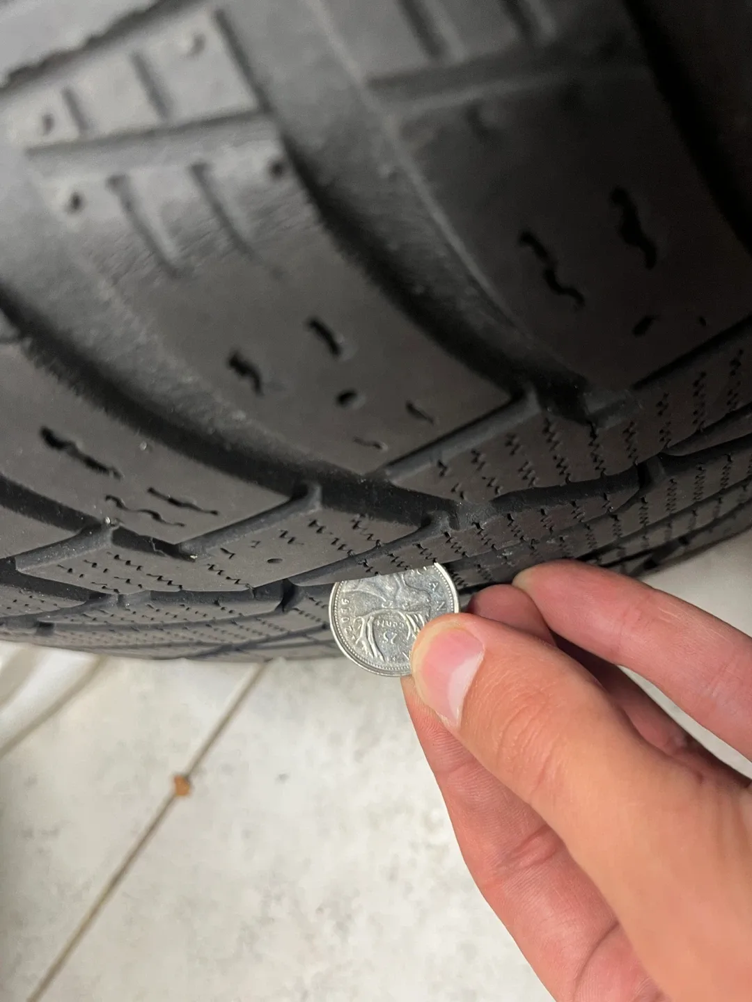 215/55R16 93T winter Tires image indicator(2)