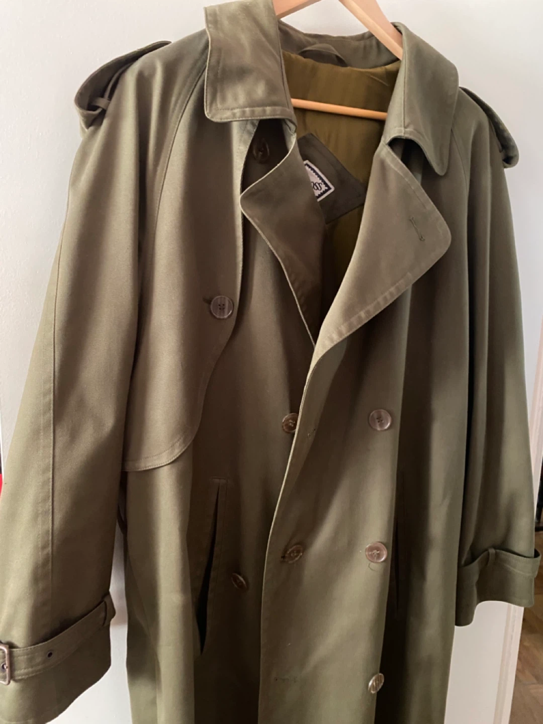 Hugo Boss Trench Coat - Size 50 - photo 2