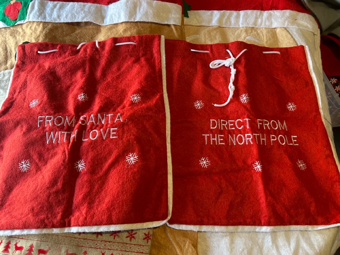 Christmas Themed Gift Sacks image indicator(6)