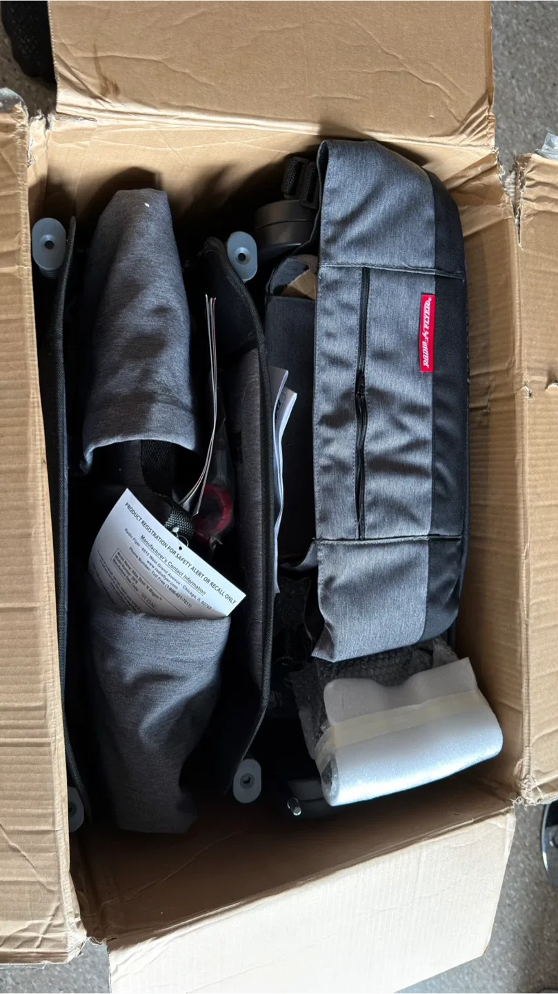 Radio Flyer Atlas Stroll 'N Wagon - Like New! image indicator(3)