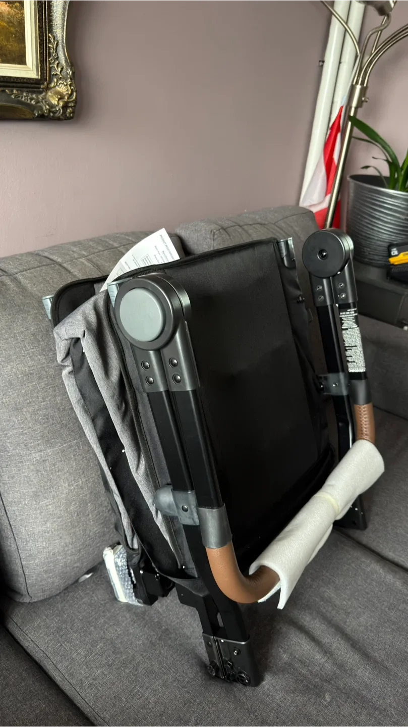 Radio Flyer Atlas Stroll 'N Wagon - Like New! image indicator(6)