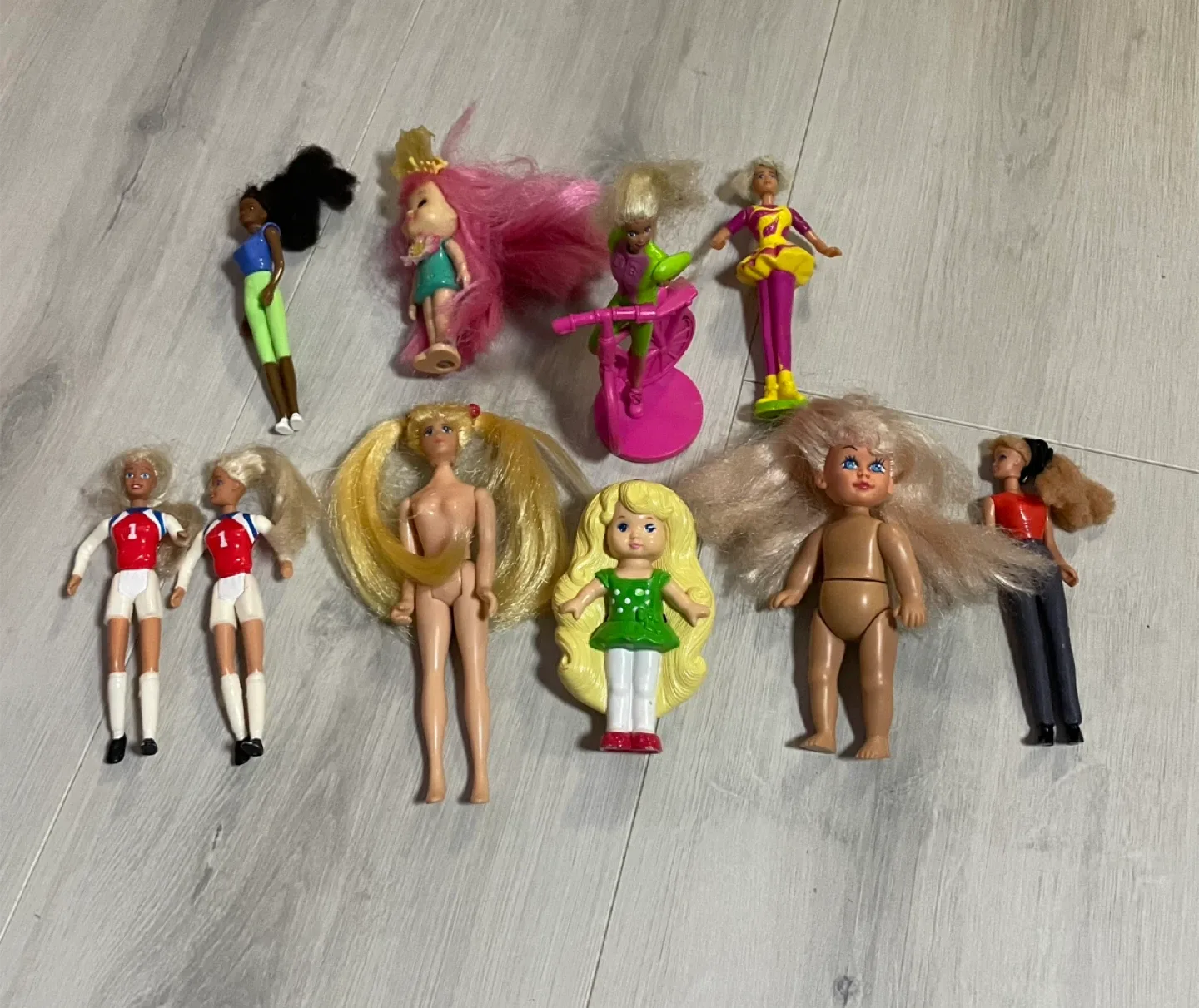 Vintage 90s Mini Barbie & Retro Doll Lot image indicator(2)