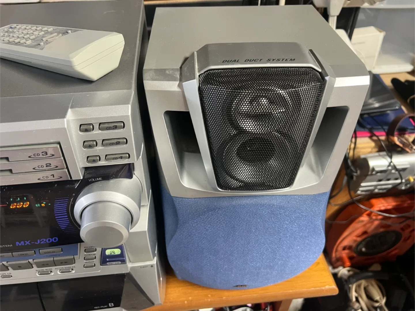 For sale JVC 3 cd player with remote Radio tape image indicator(2)