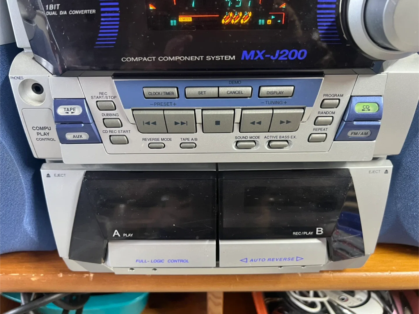 For sale JVC 3 cd player with remote Radio tape image indicator(4)