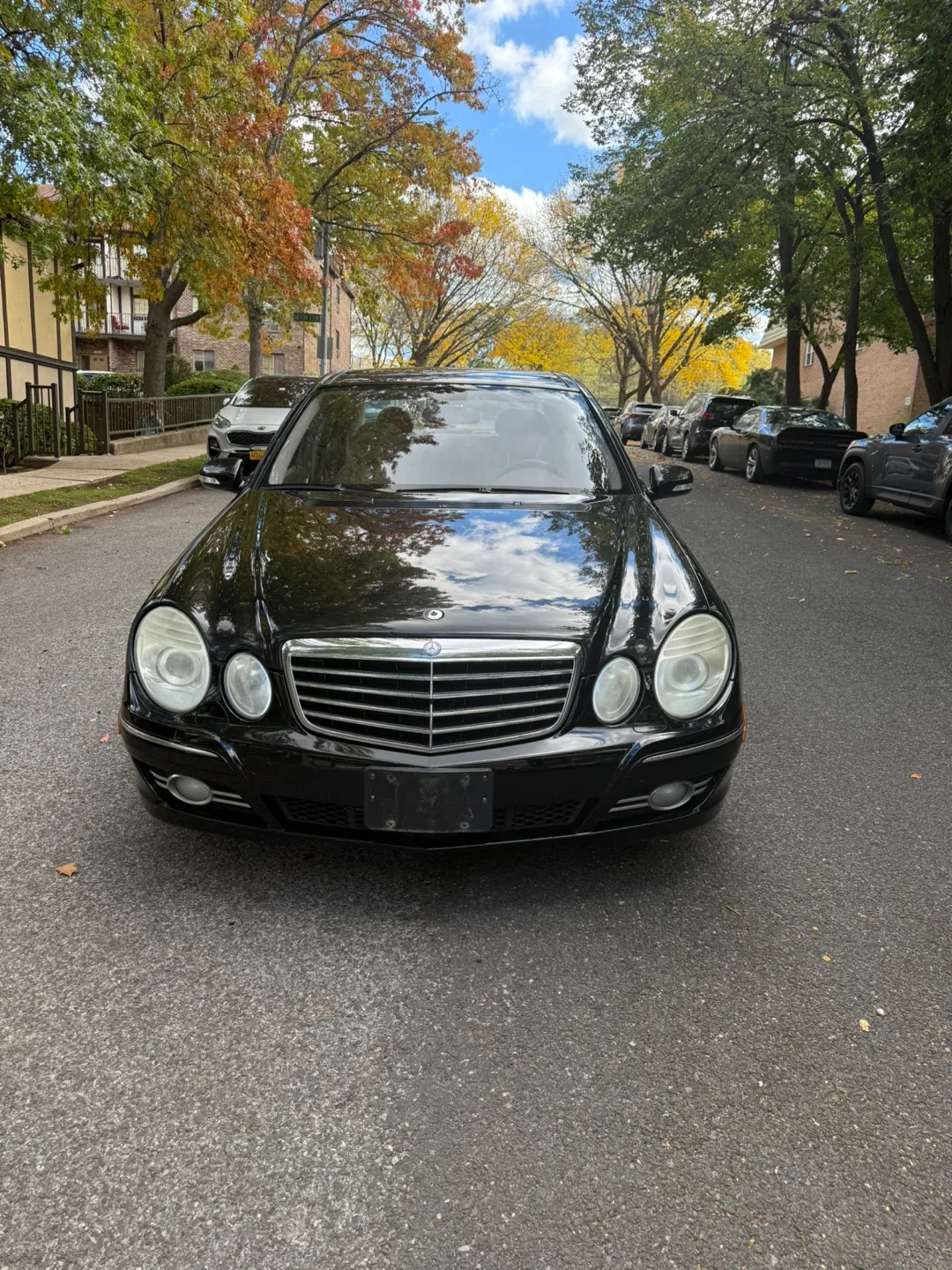 Mercedes-Benz E-Class Sedan image indicator(3)