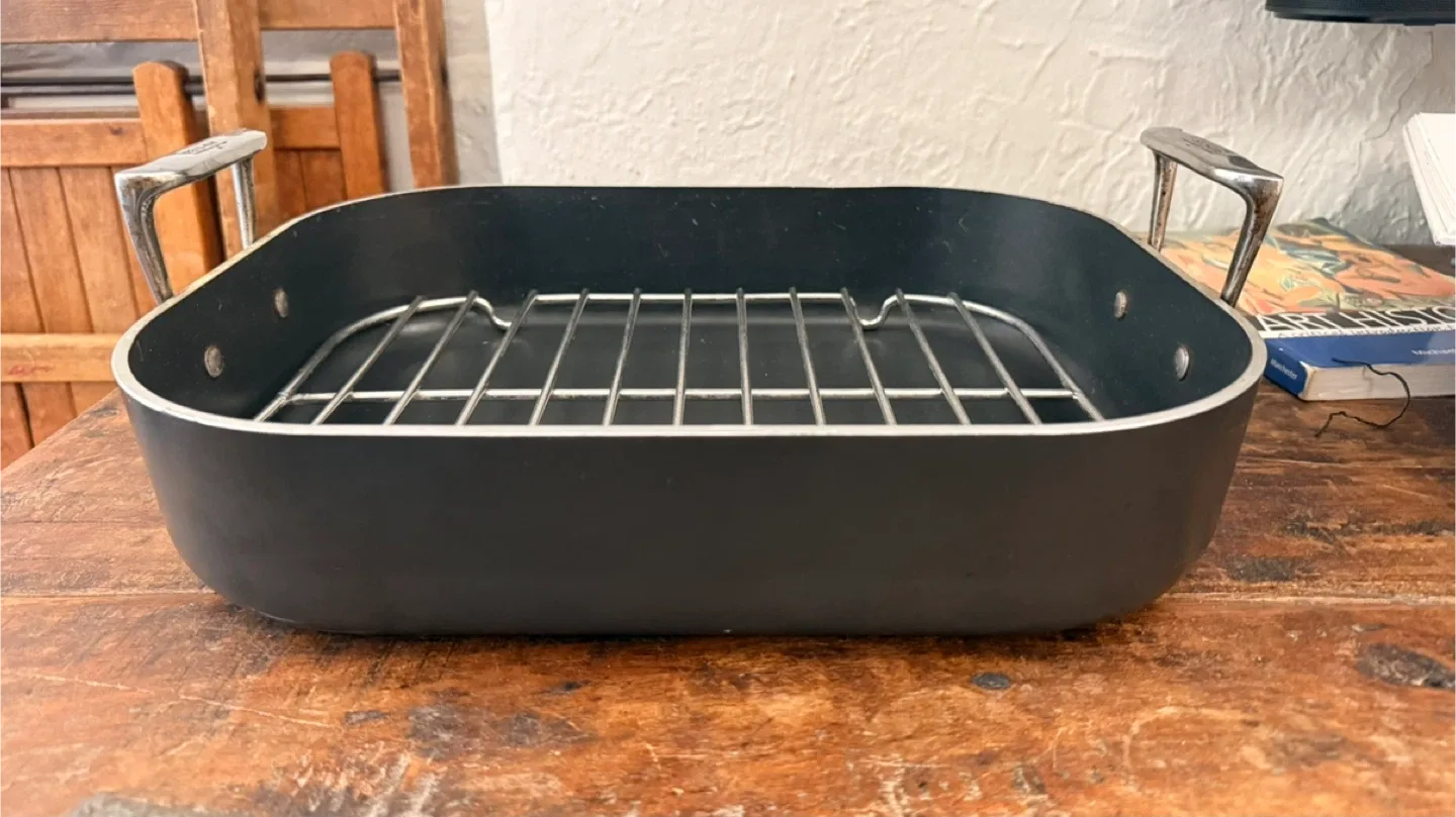 All Clad LTD Small Non Stick Roaster image indicator(2)