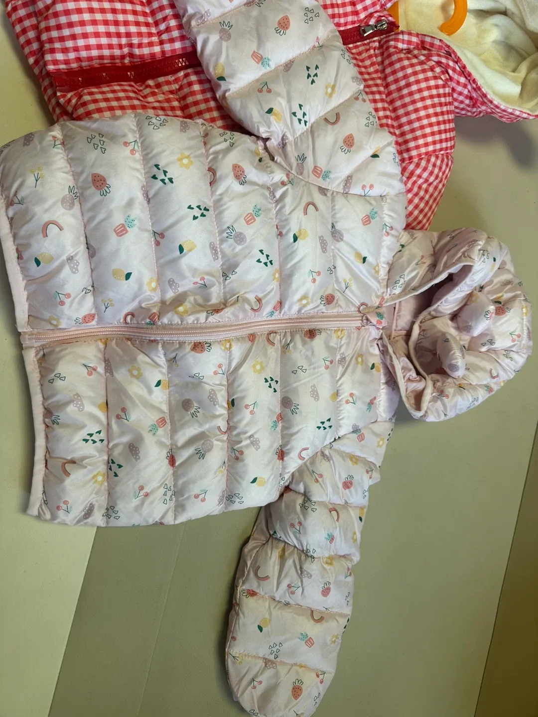 brand new Kids Puffer Jacket Bundle from15 bucks image indicator(4)