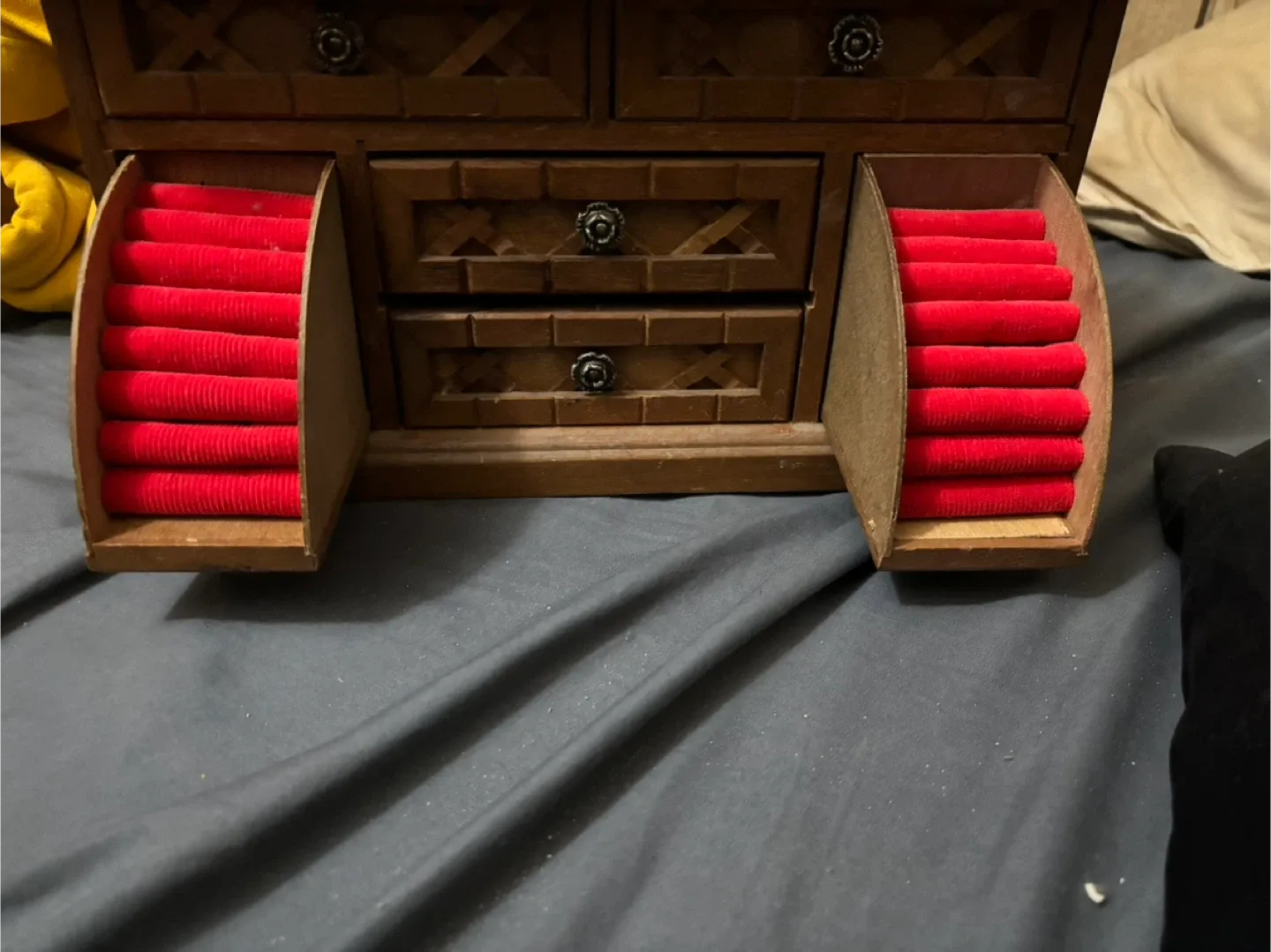 Vintage Wooden Jewellery Box image indicator(2)