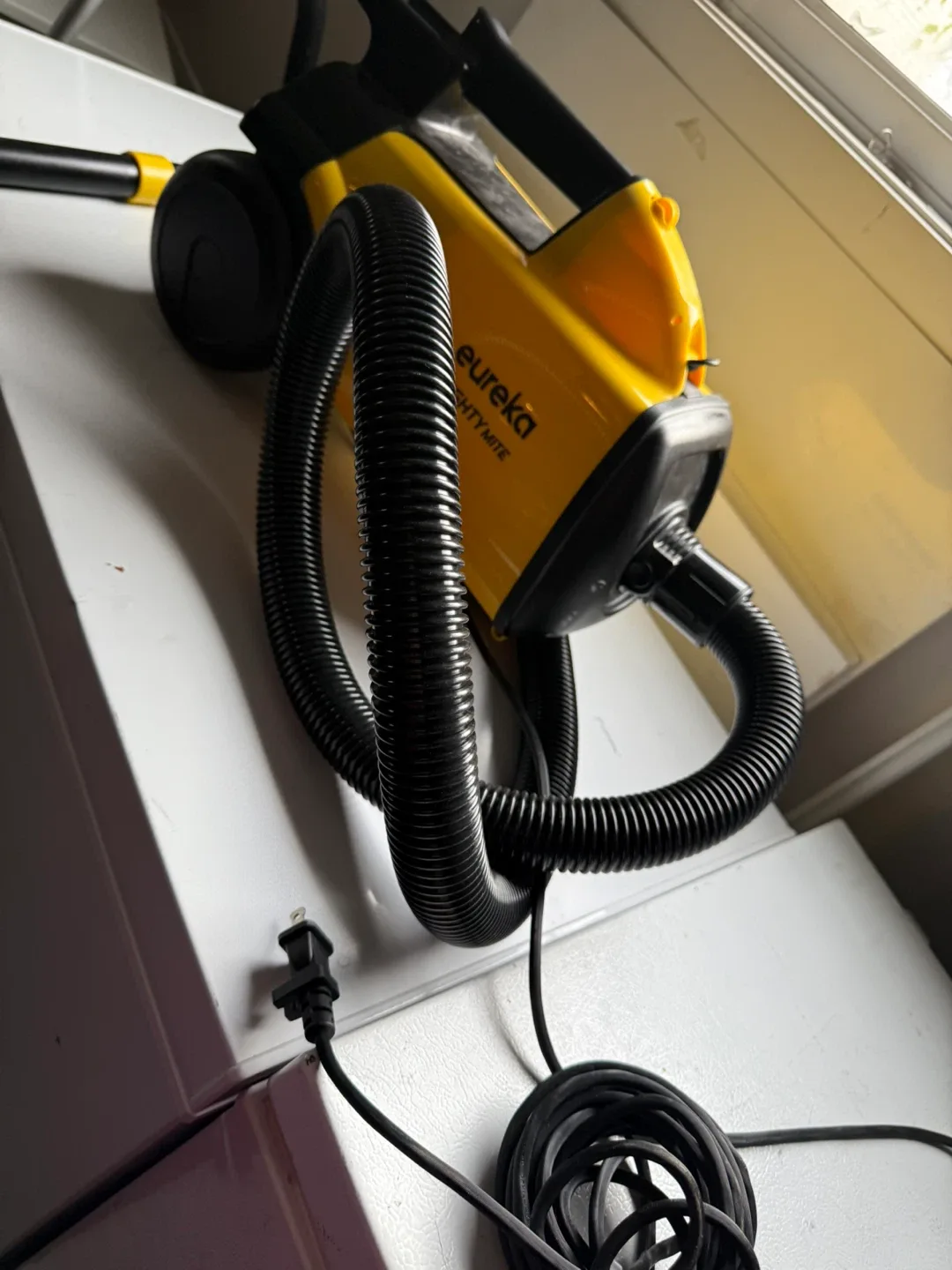 Eureka Mighty Mite Canister Vacuum - Yellow image indicator(4)