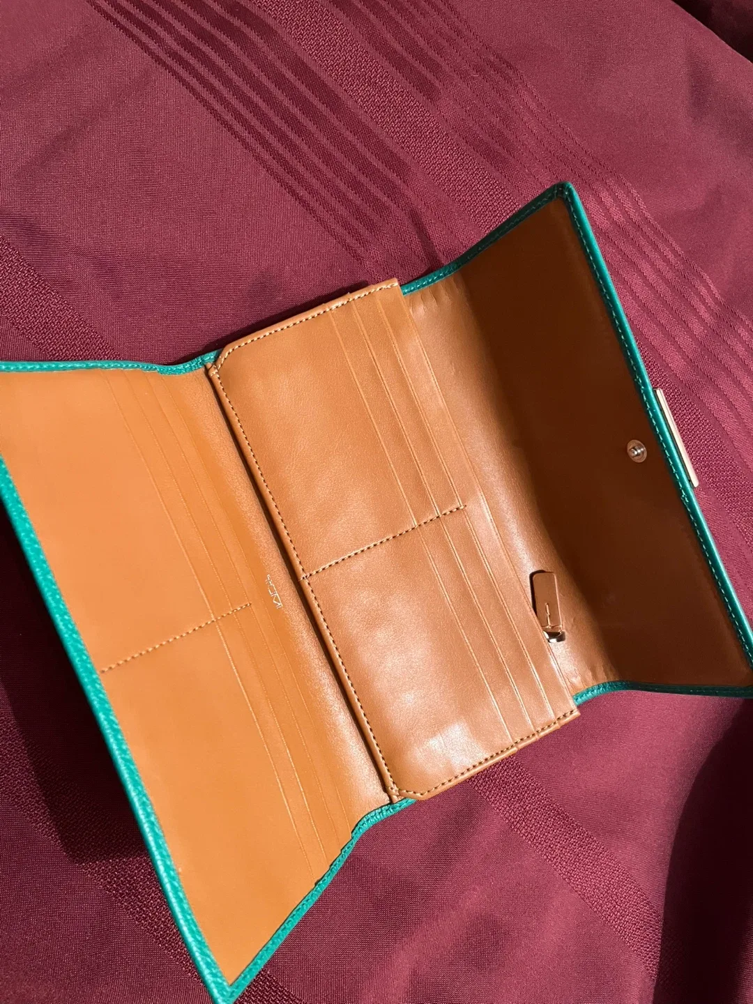 Tumi Teal Leather Wallet image indicator(2)