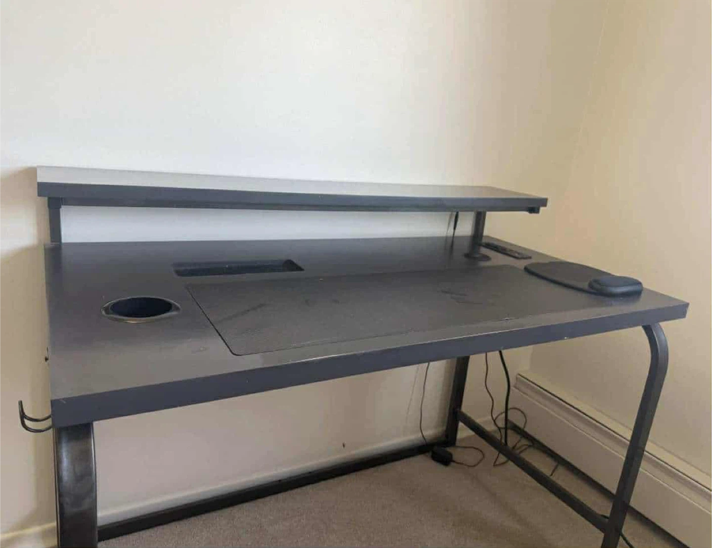 Gaming Desk with Kensington Mouse Pad