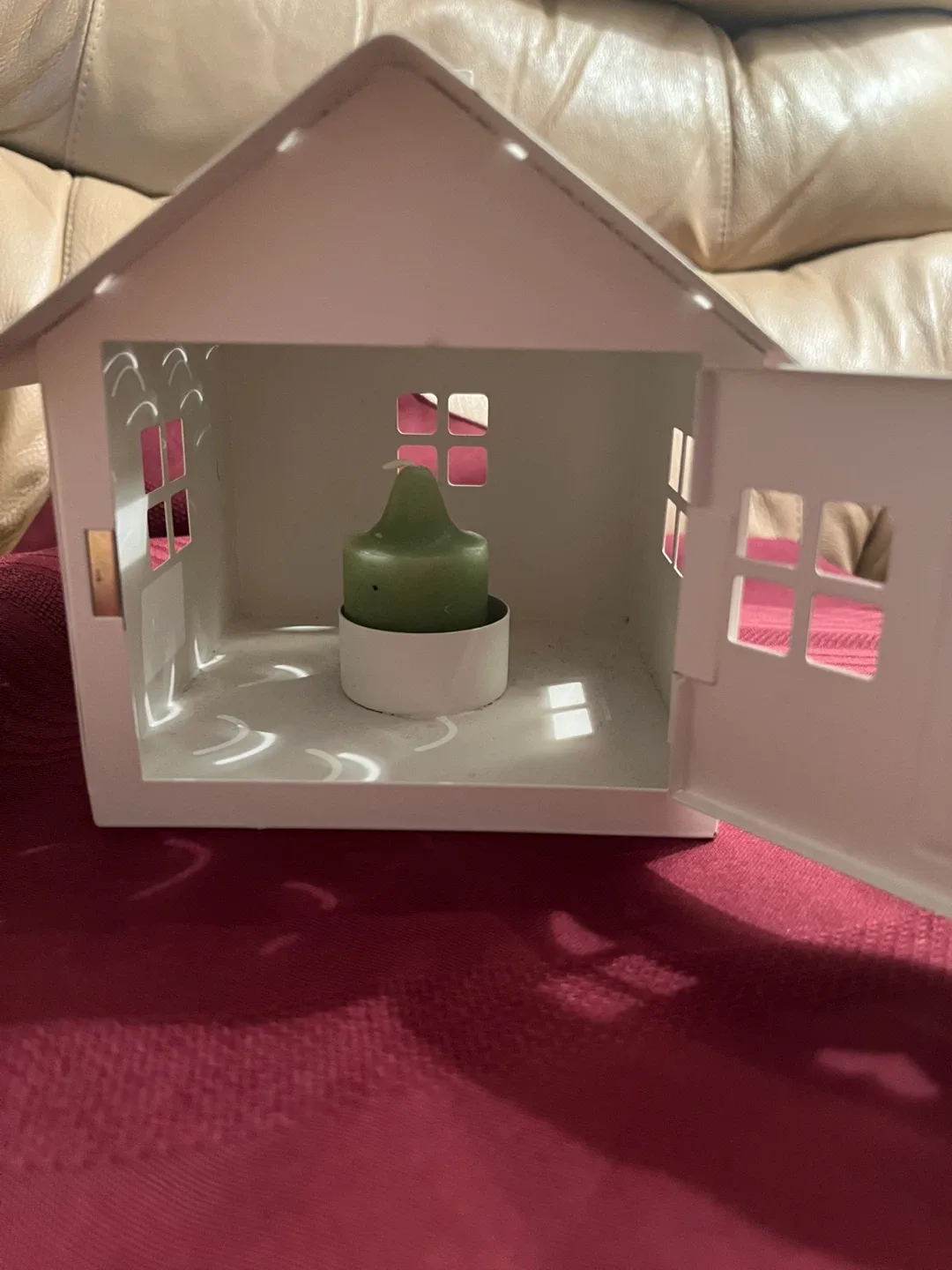 Metal House Tealight Holder image indicator(2)