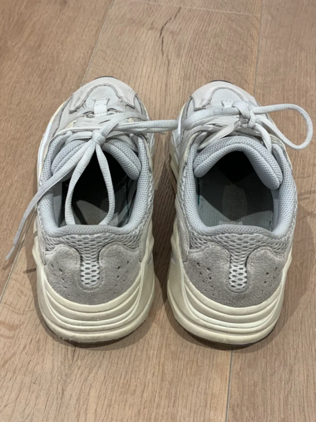 ❤️ Women’s Adidas Yeezy Boost 700, Size 6.5 US ❤️ image indicator(6)
