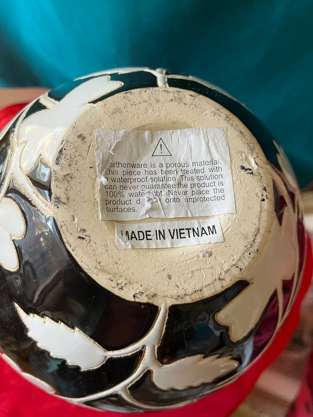 Black & White Floral Earthenware Vase - 9 Inches image indicator(4)