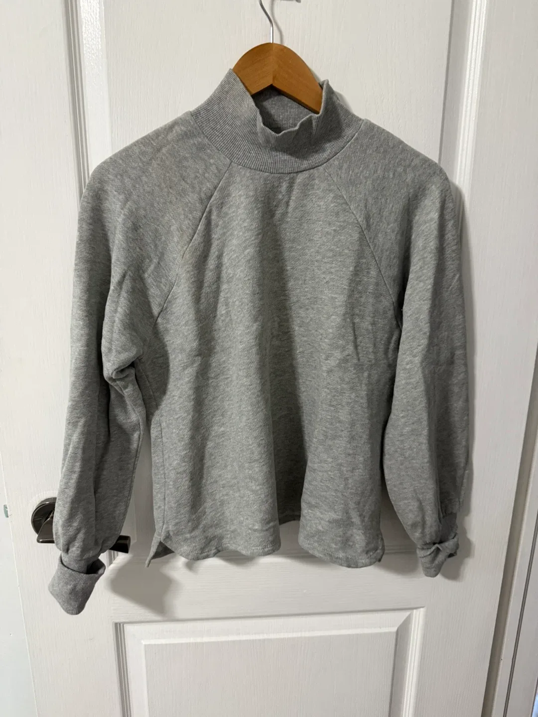 Urban Outfitters Grey Turtleneck - Size Small thumbnail