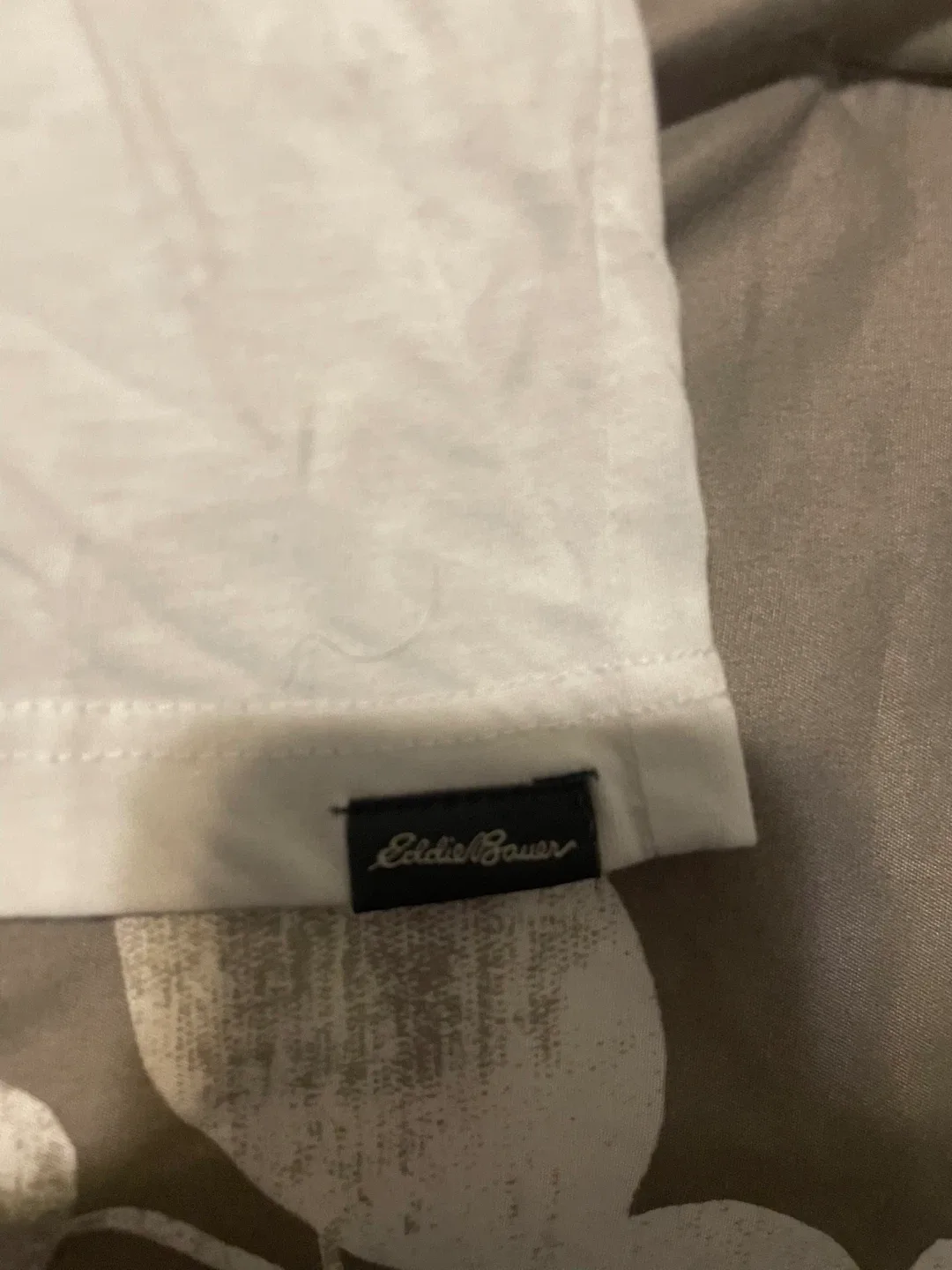 Eddie Bauer White T-Shirt - Men's Size S image indicator(4)