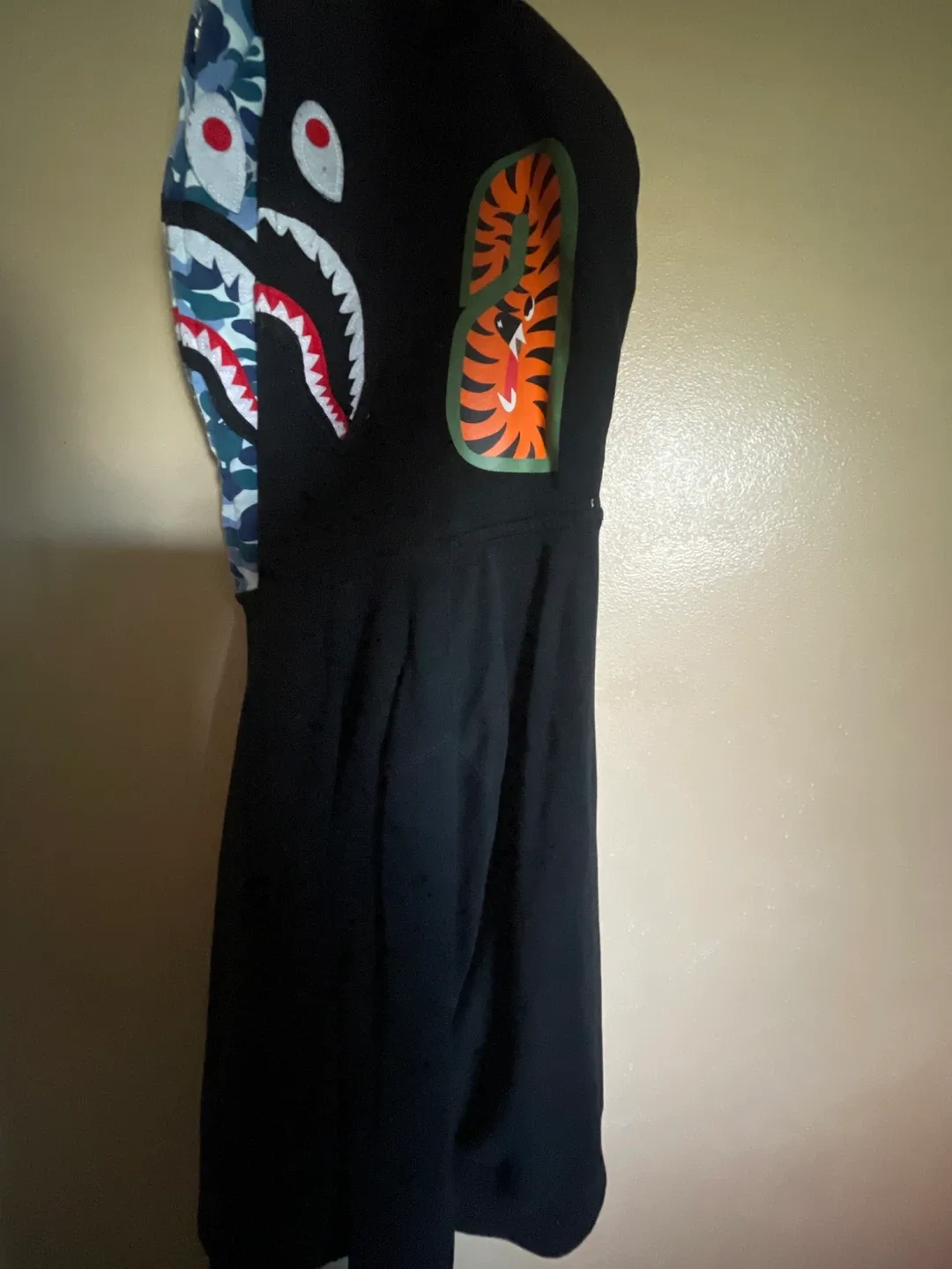 BAPE Black Shark Hoodie image indicator(2)