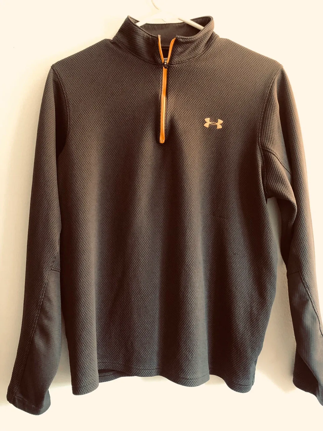 Under Armour Black Pullover - Size L