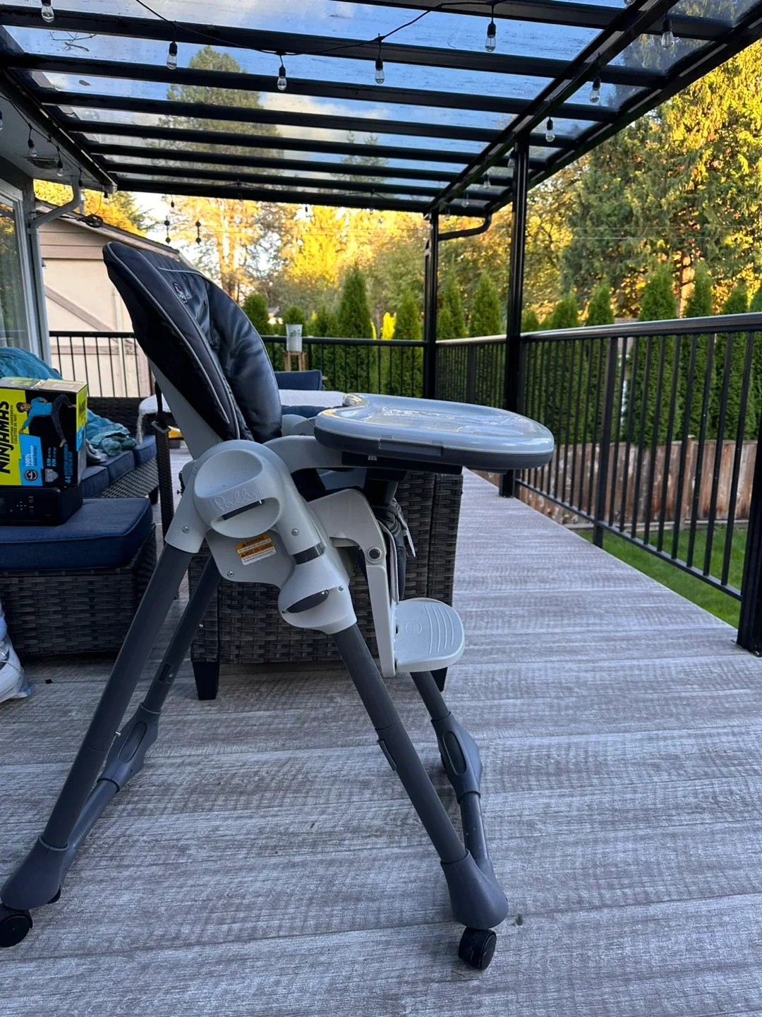 Chicco Orion Space-Saving Fold Highchair image indicator(2)