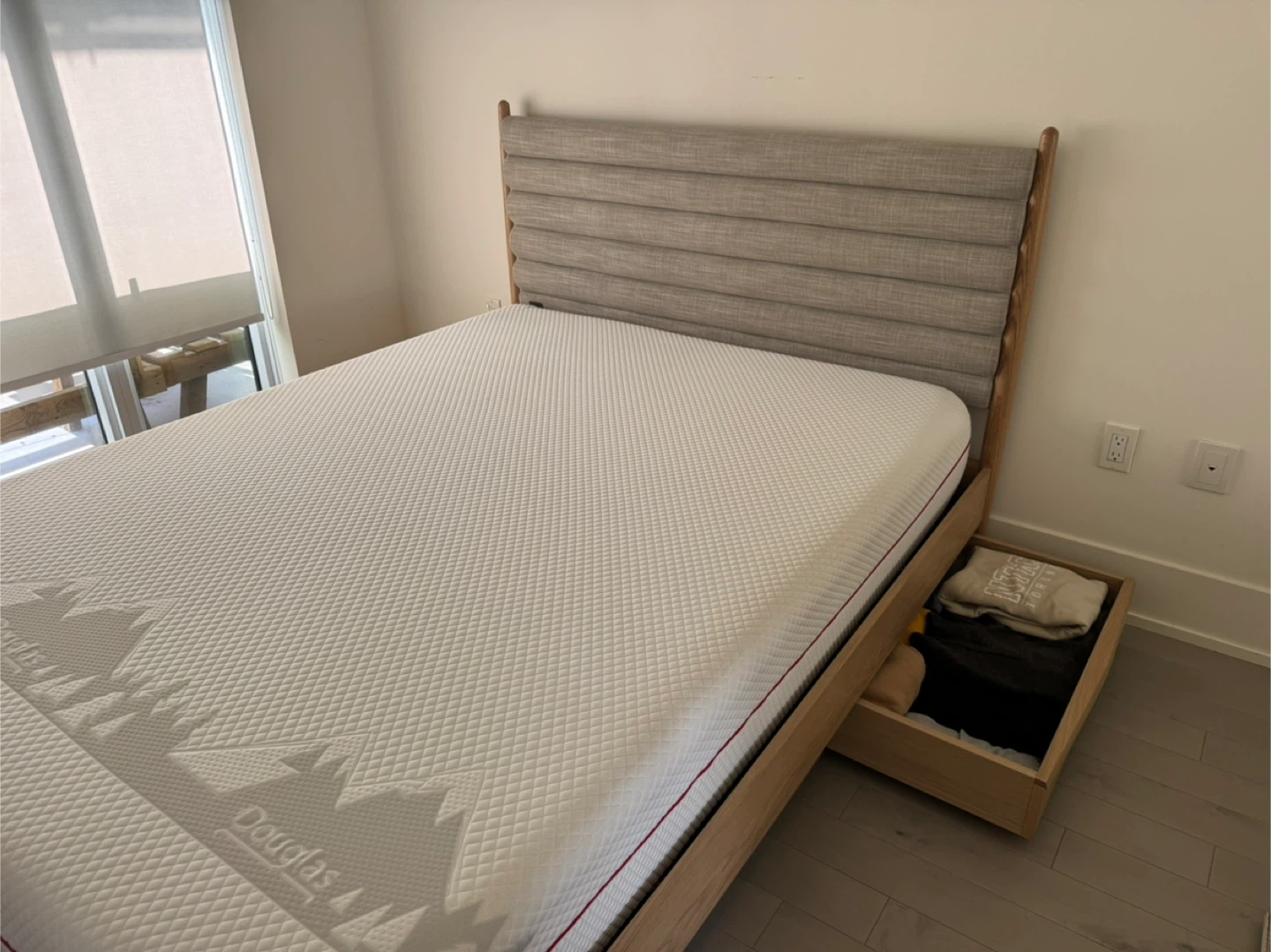 MOVING OUT SALE! Article Queen Upholstery Bed with under drawers - photo 4