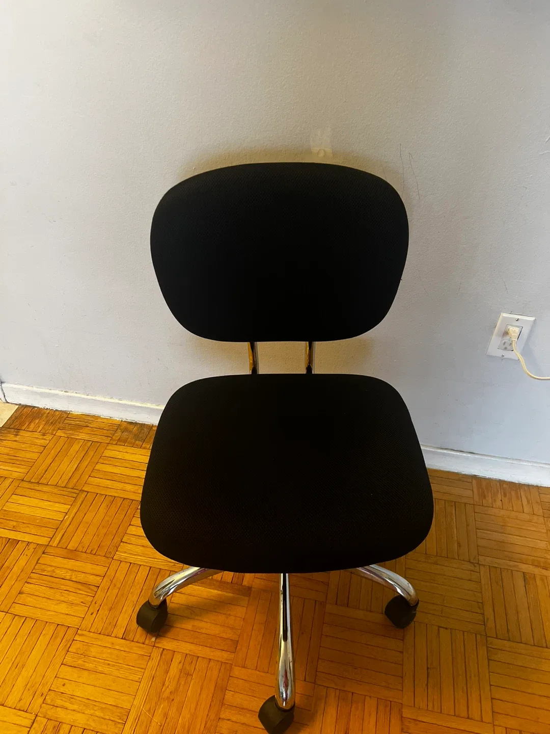 Black Office Chair image indicator(3)