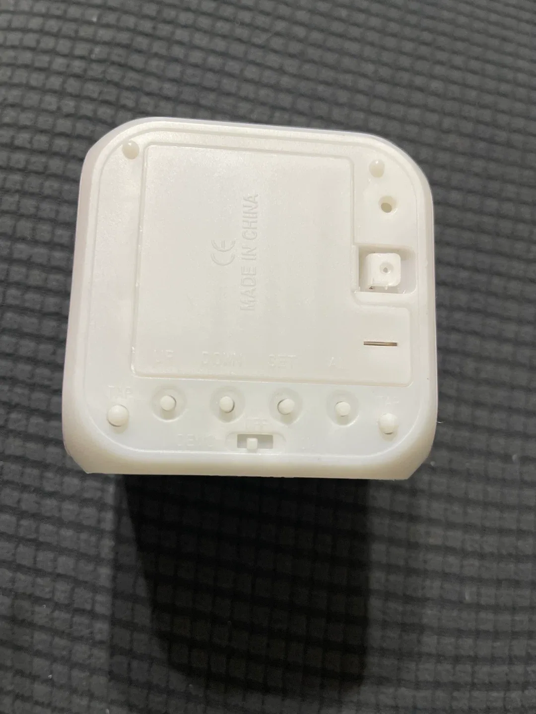 Brand new  small kids Electric digital Alarm Clock I image indicator(4)