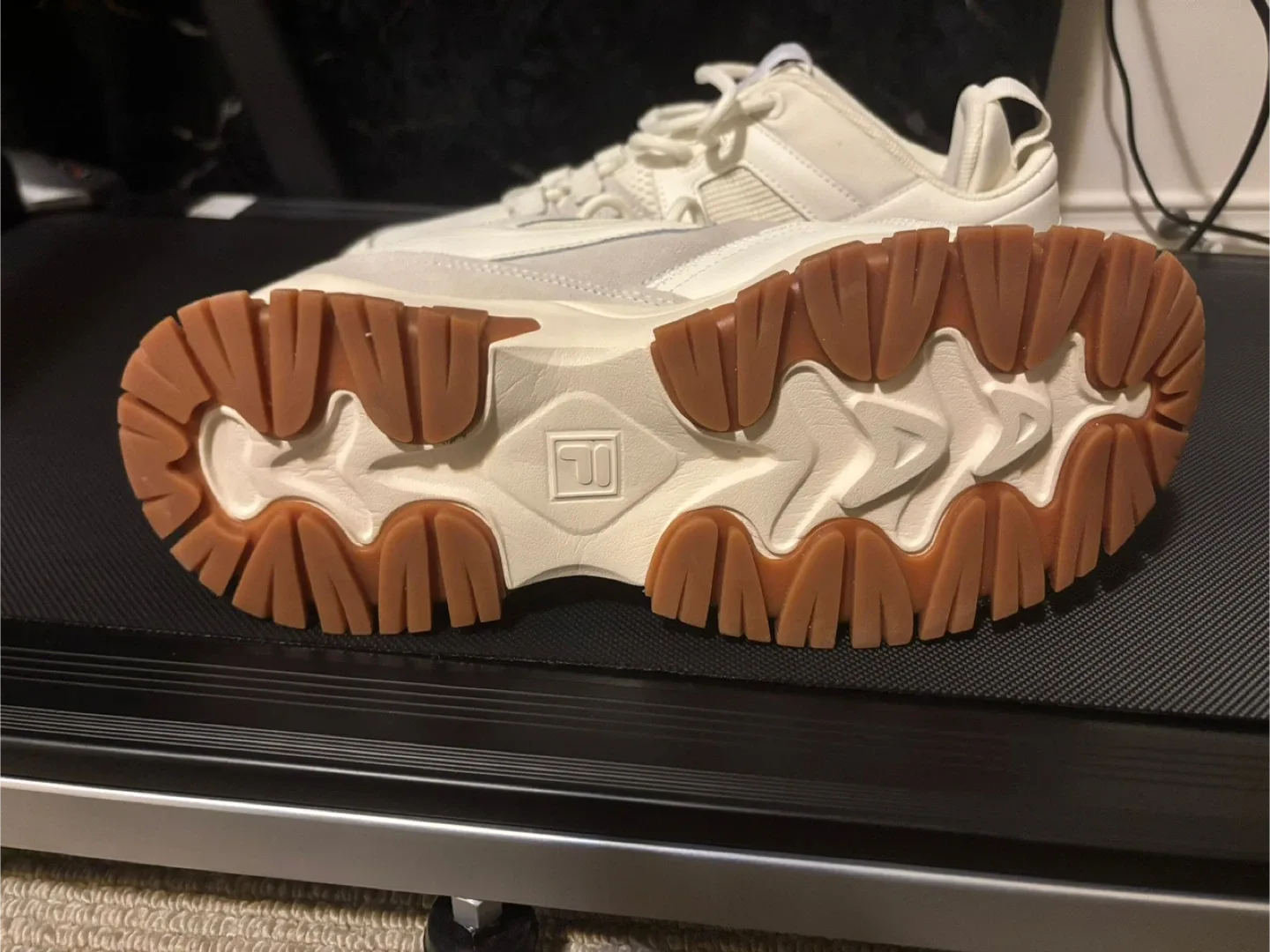 Fila Ray Tracer TR 2 Mid men - Size 11.5 image indicator(3)