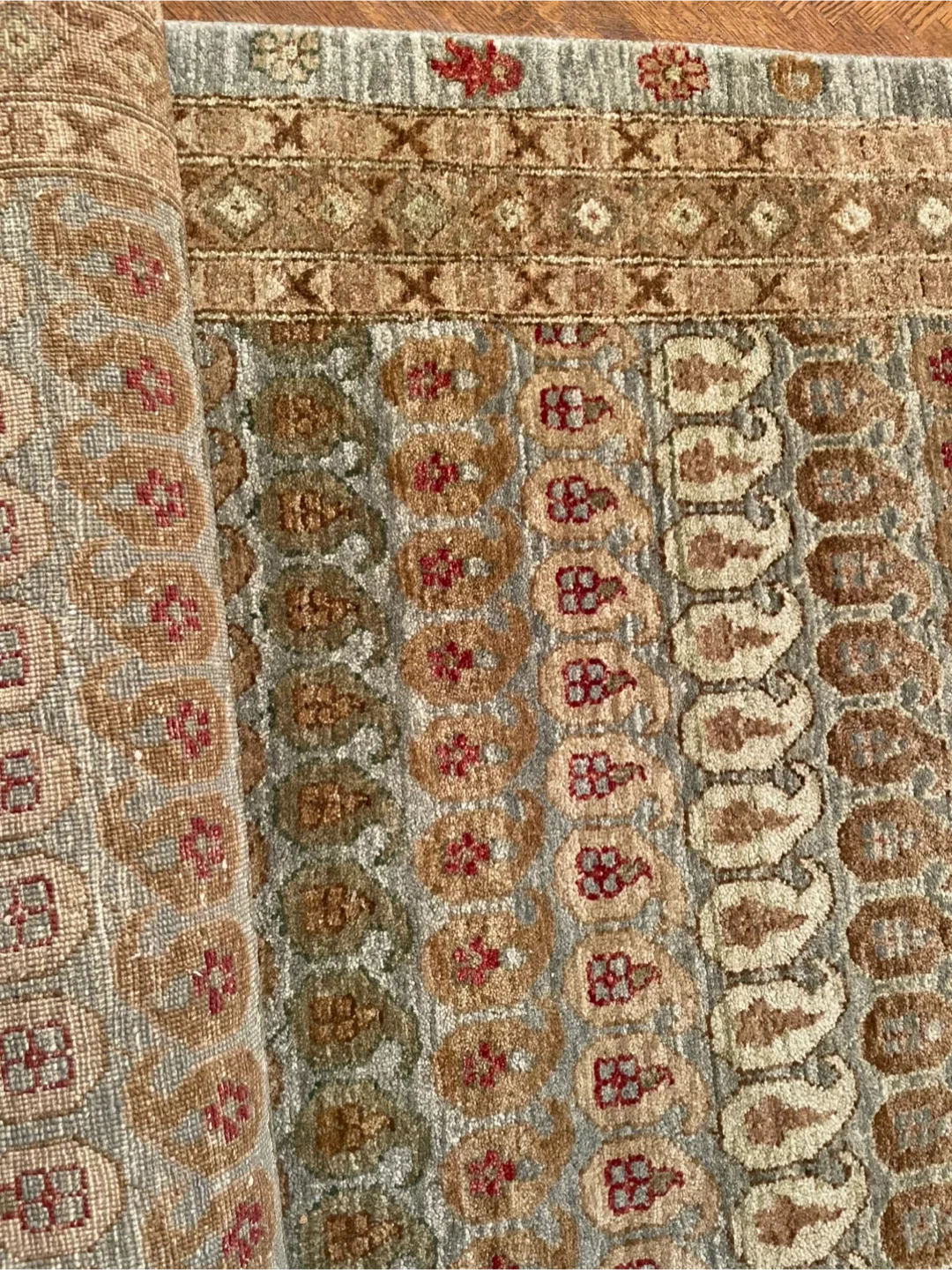 Patterned Area Rug image indicator(4)