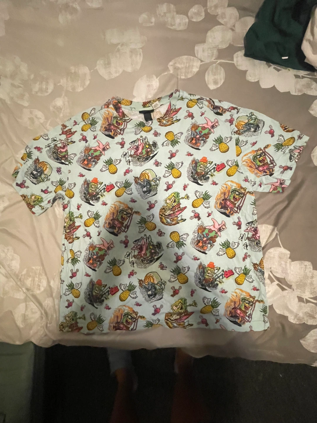 H&M Relaxed Fit Spongebob T-Shirt - Size M