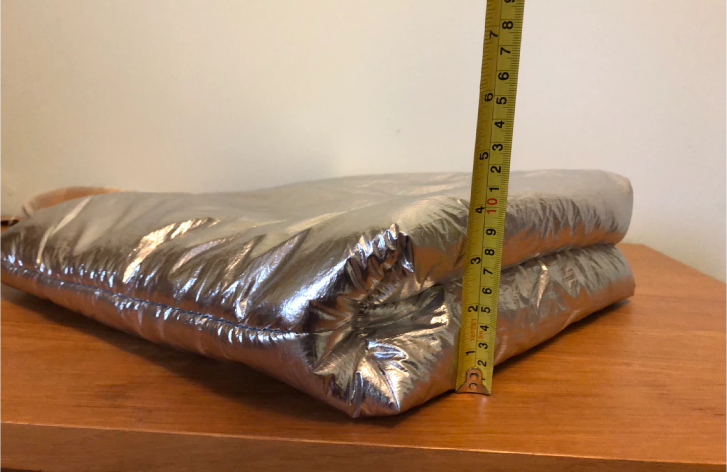 A New Clinique Silver Puffer Tote Bag - photo 5