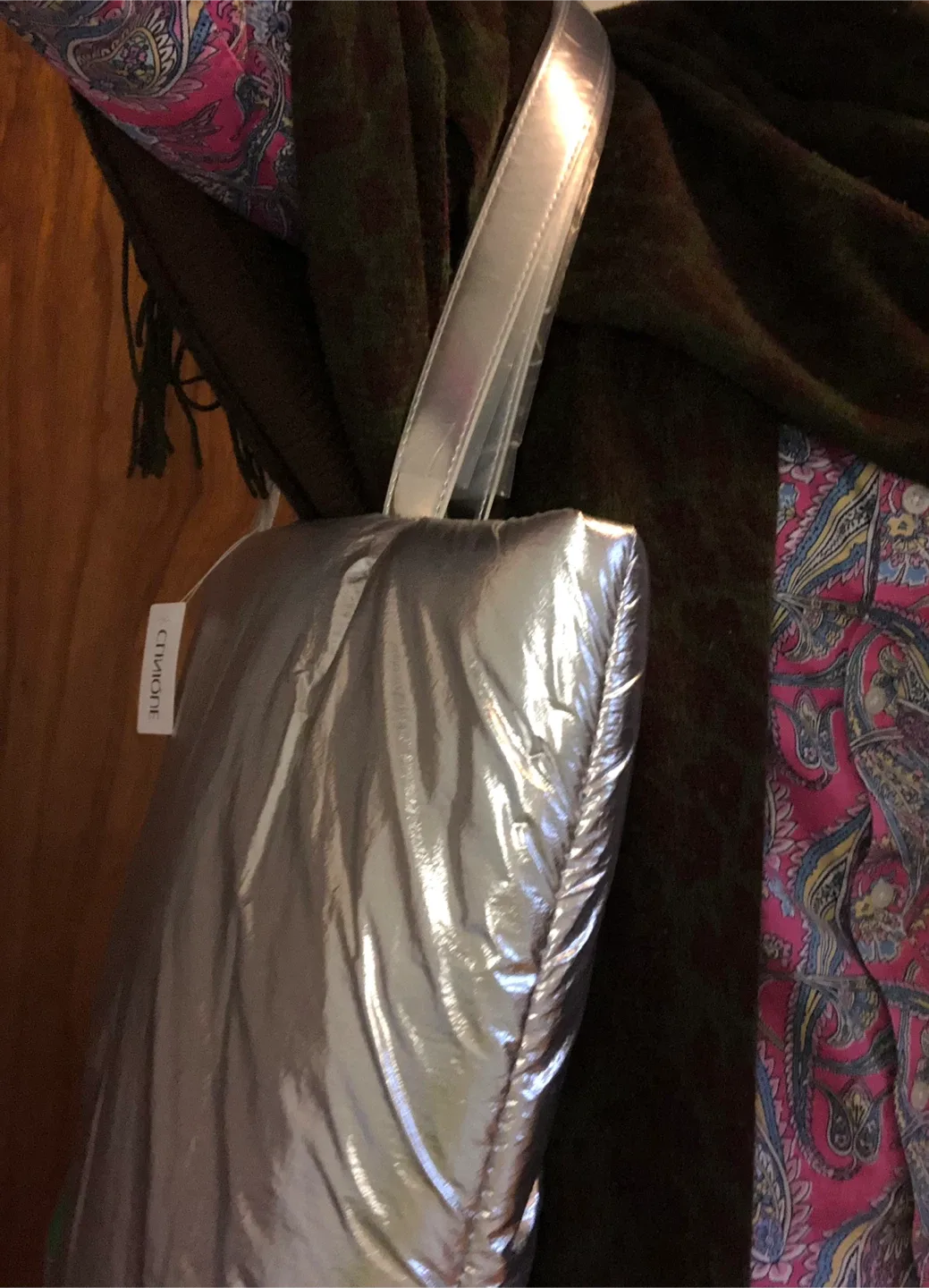 A New Clinique Silver Puffer Tote Bag image indicator(4)