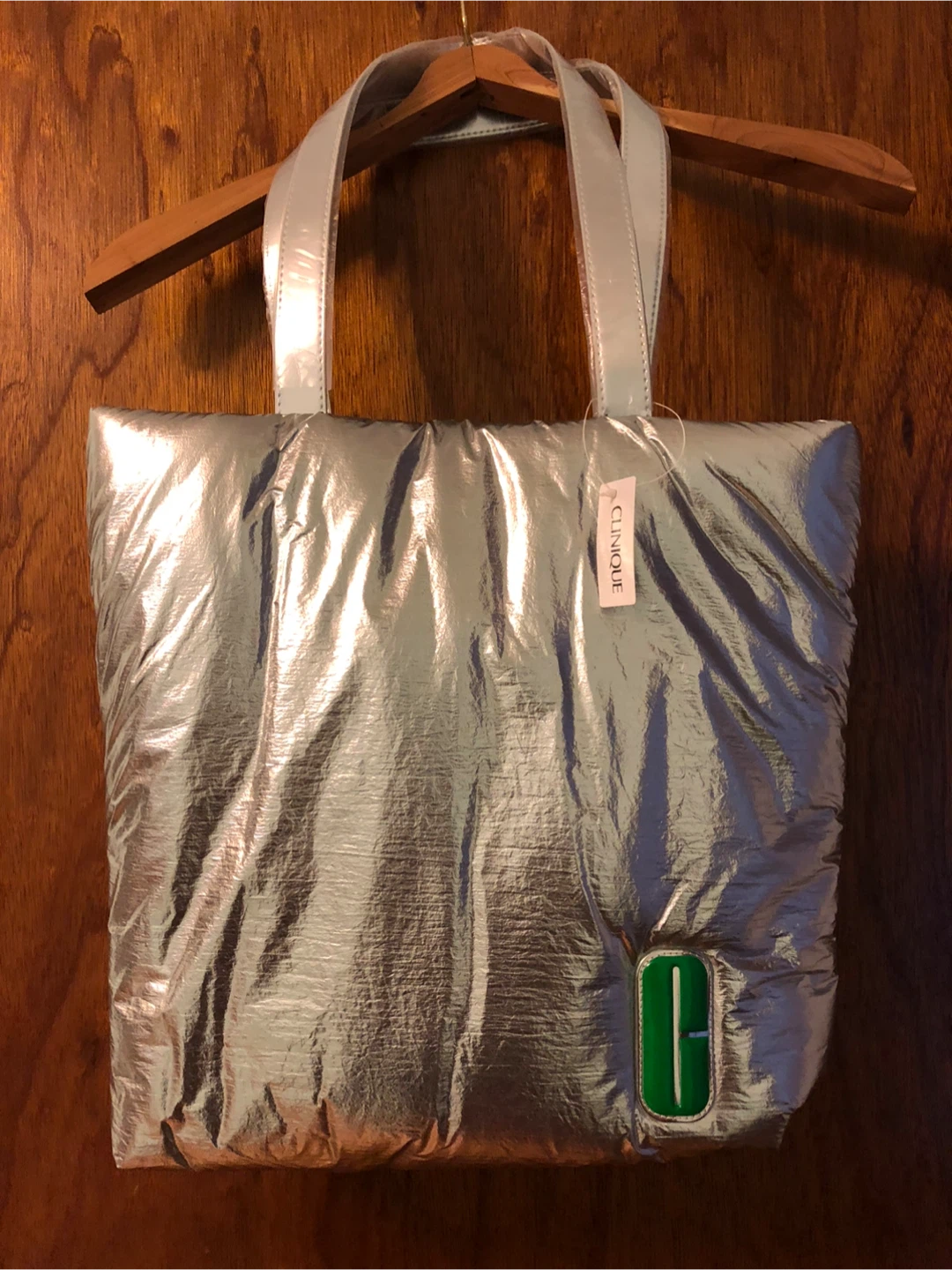 A New Clinique Silver Puffer Tote Bag - photo 2