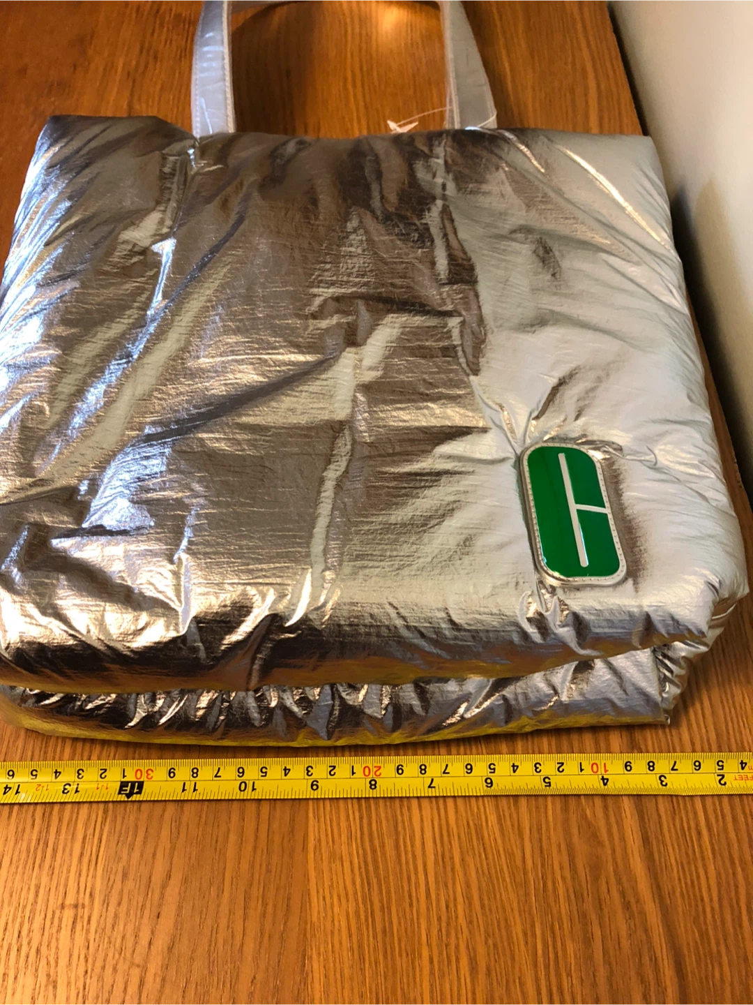 A New Clinique Silver Puffer Tote Bag - photo 3