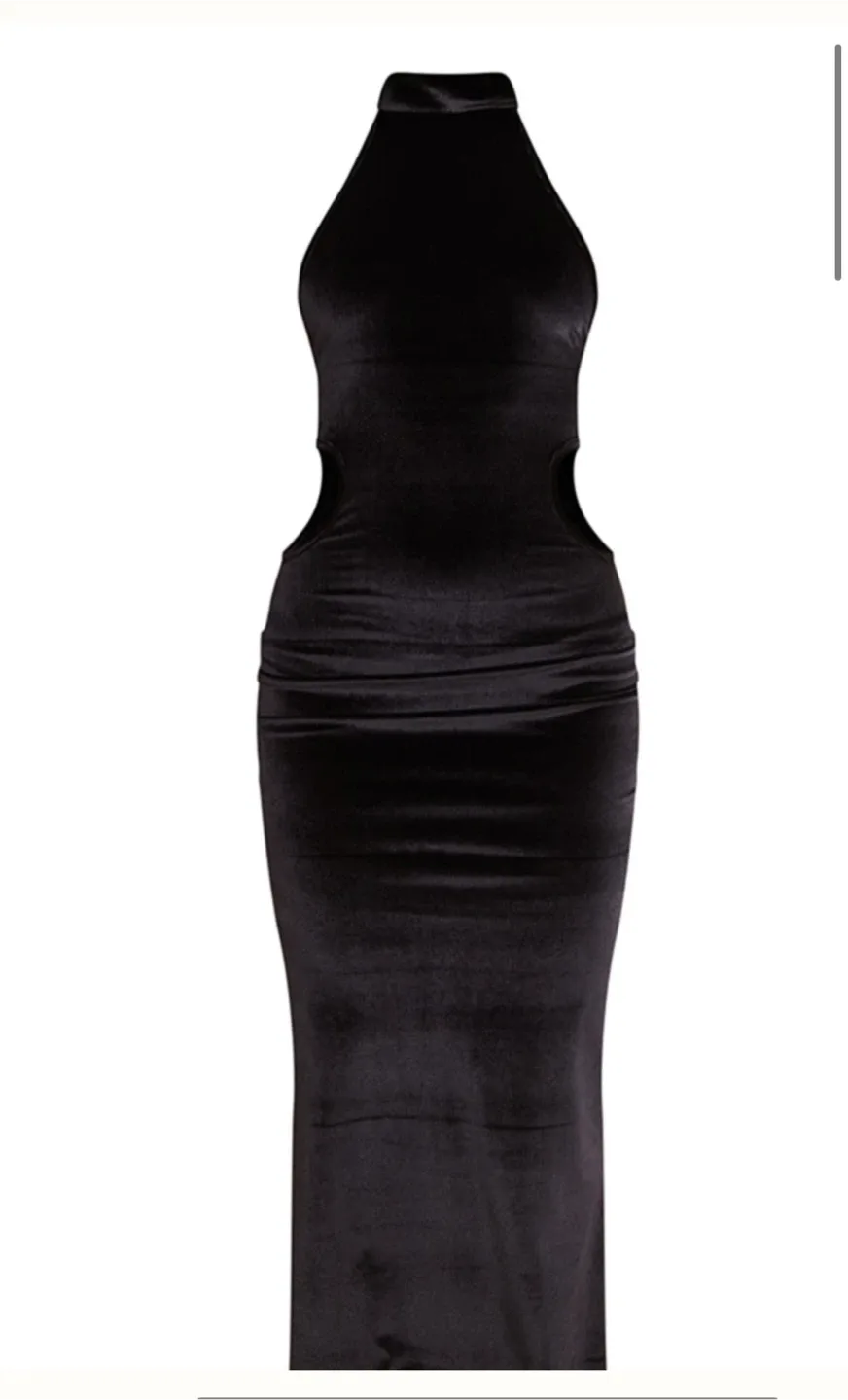 PrettyLittleThing Black Velvet Cut Out Maxi Dress image indicator(2)