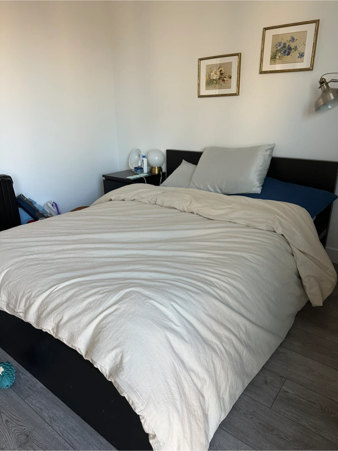Full size mattress and bed frame - photo 2