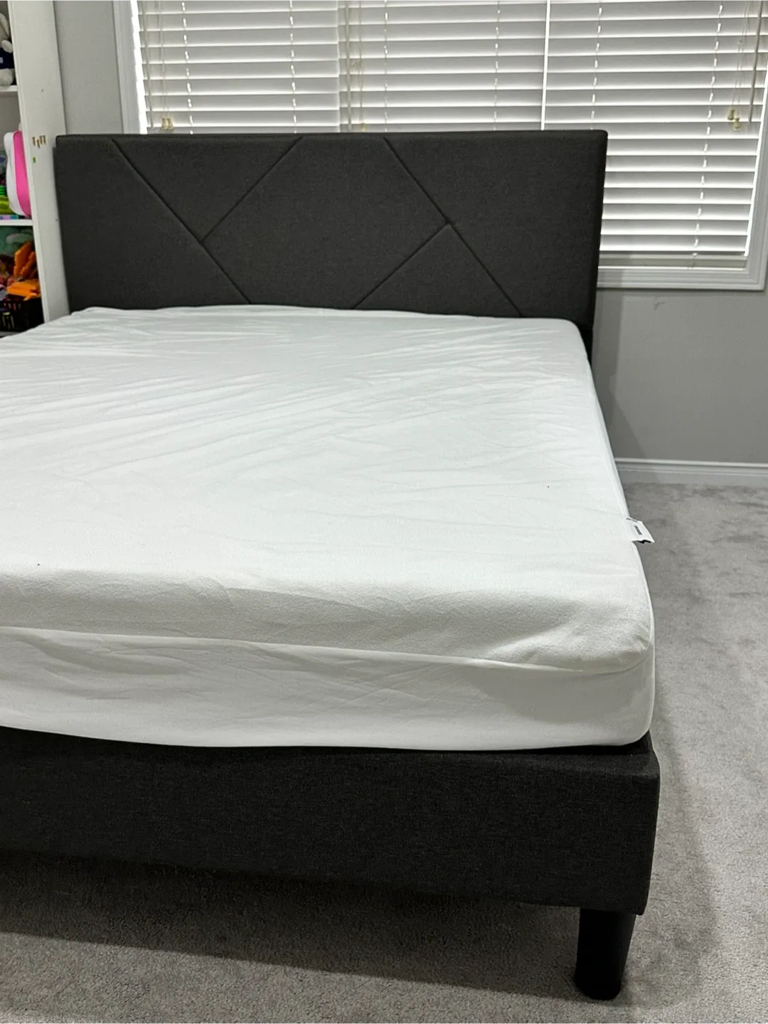 7” Sleep Country Medium Firm-memory foam Queen Mattress image indicator(3)