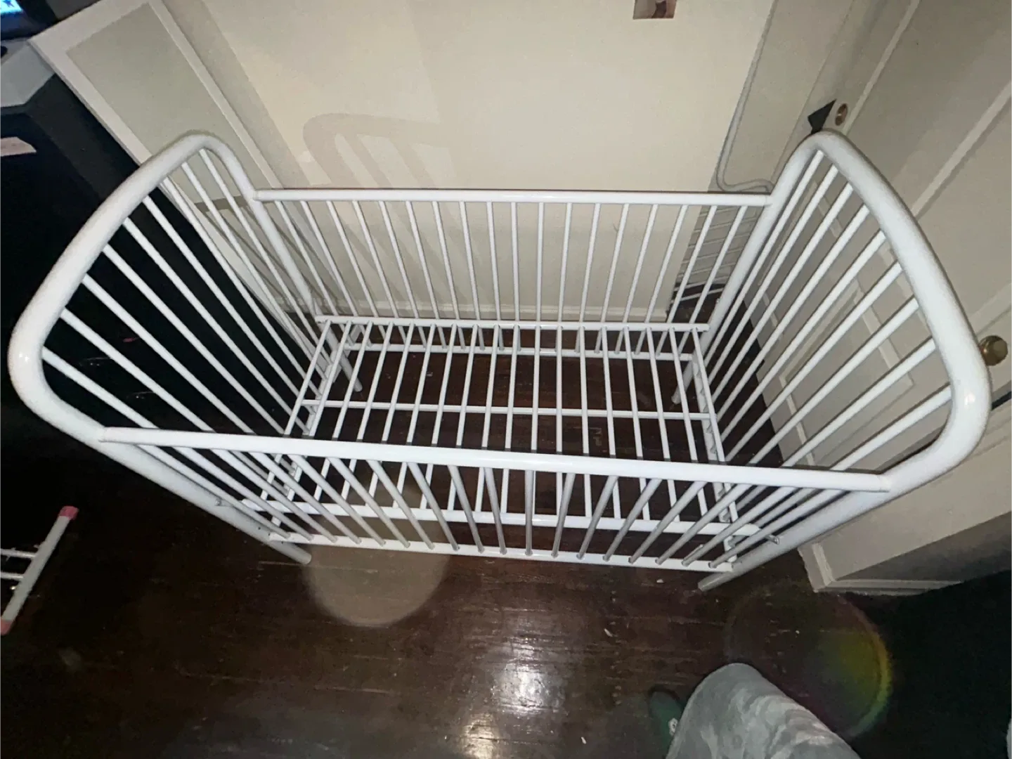 White Metal Baby Crib image indicator(5)