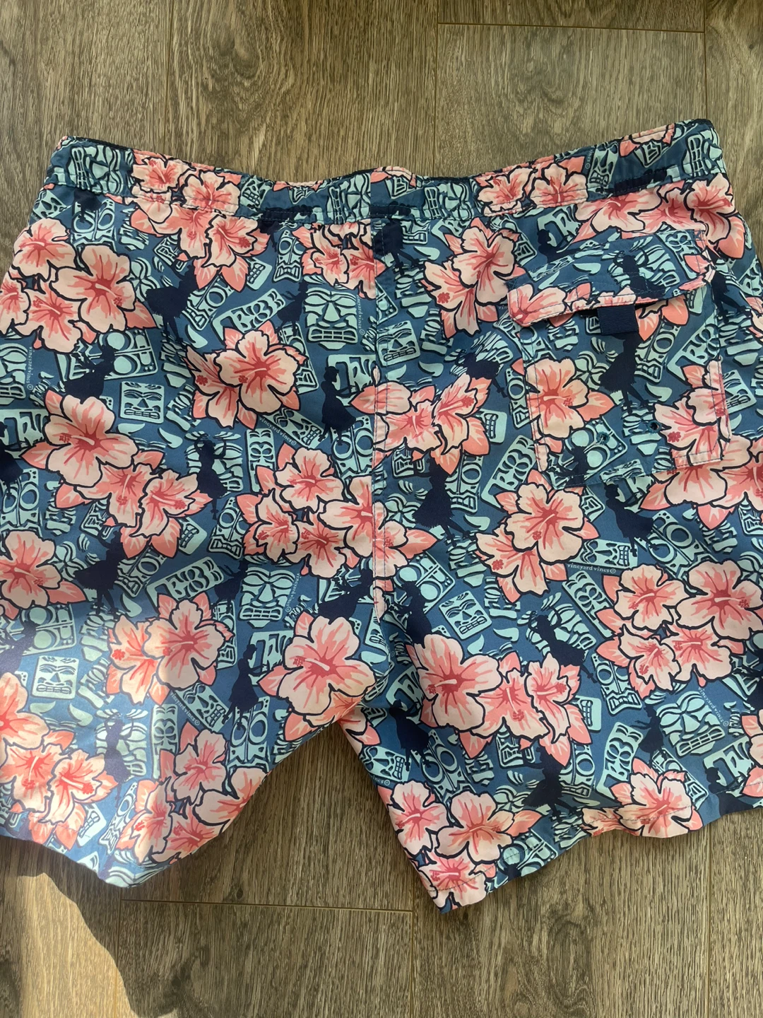Men’s M Vineyard Vines Floral Swim Trunks