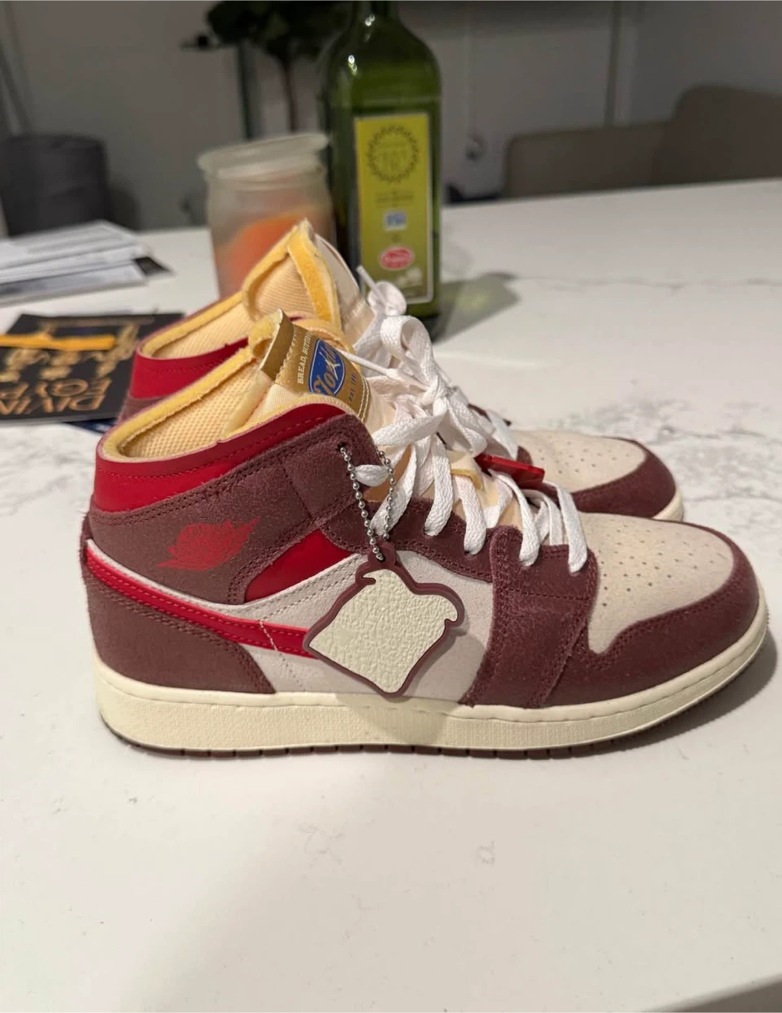 New 100% Air Jordan 1 Mid SE Size 8 for women or 6.5 for boy