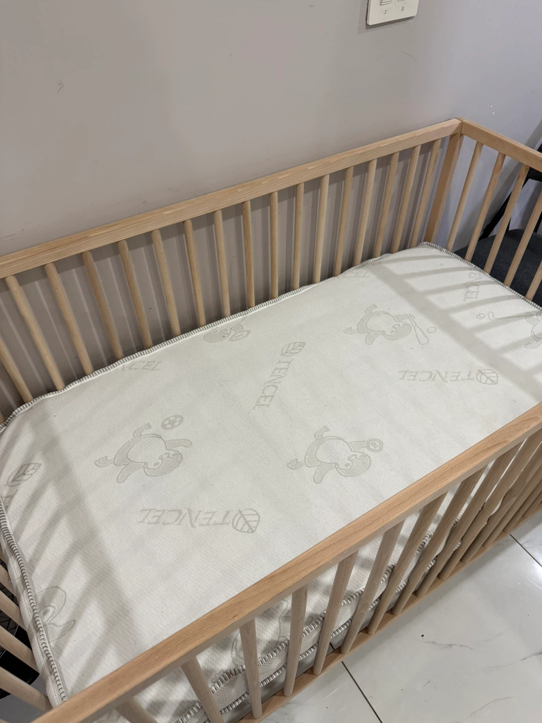 Ikea woodenBaby Crib - photo 2