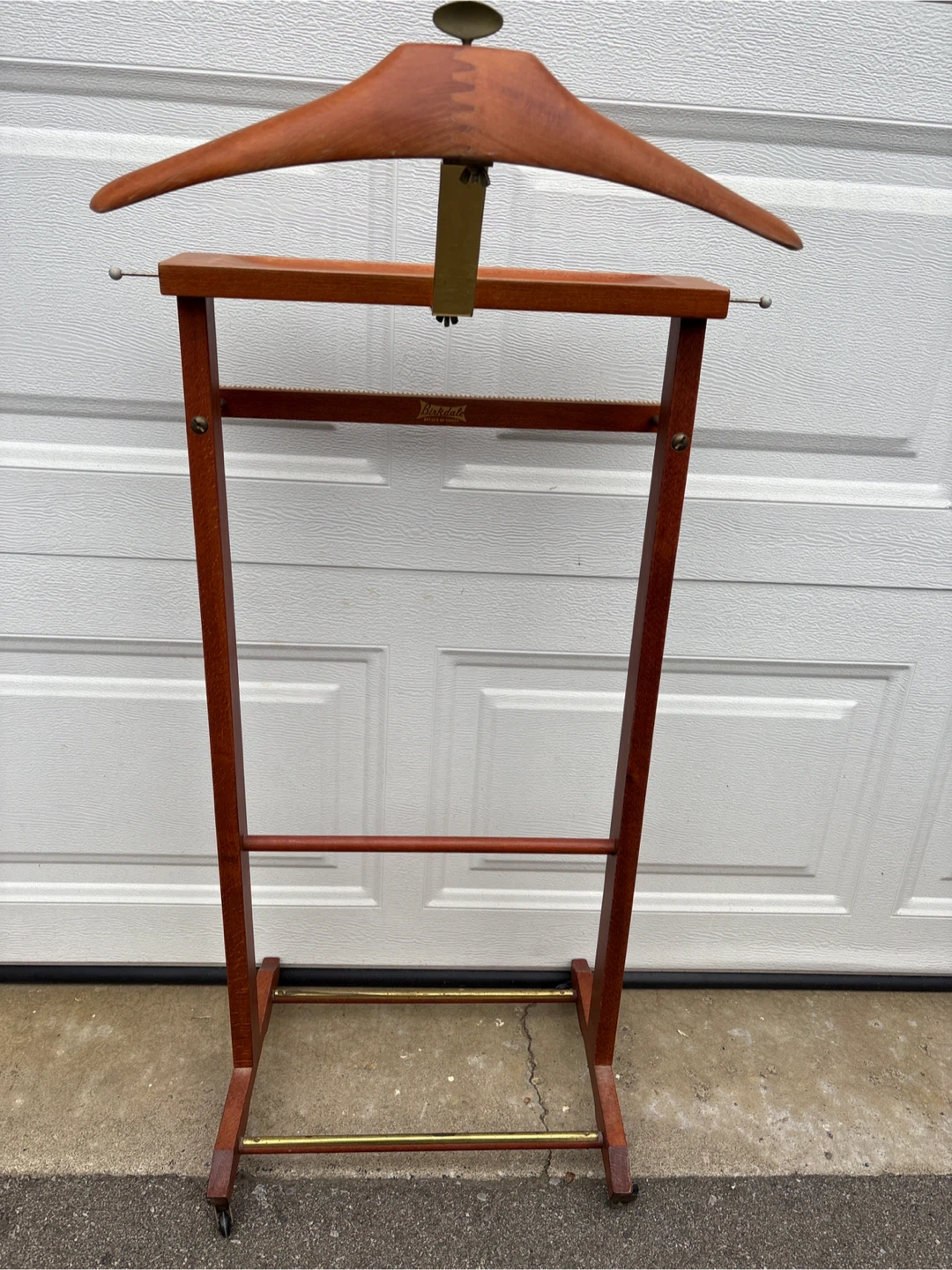 Birkdale Eaton's of Canada Valet Stand - photo 2