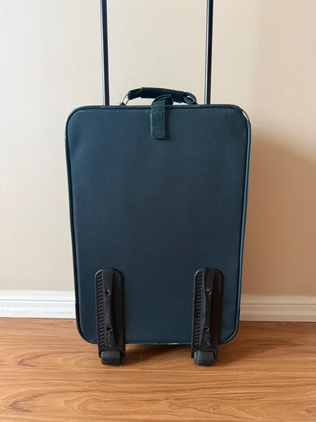 Carry-On Luggage- Good Condition!💰Price Negotiable! image indicator(5)