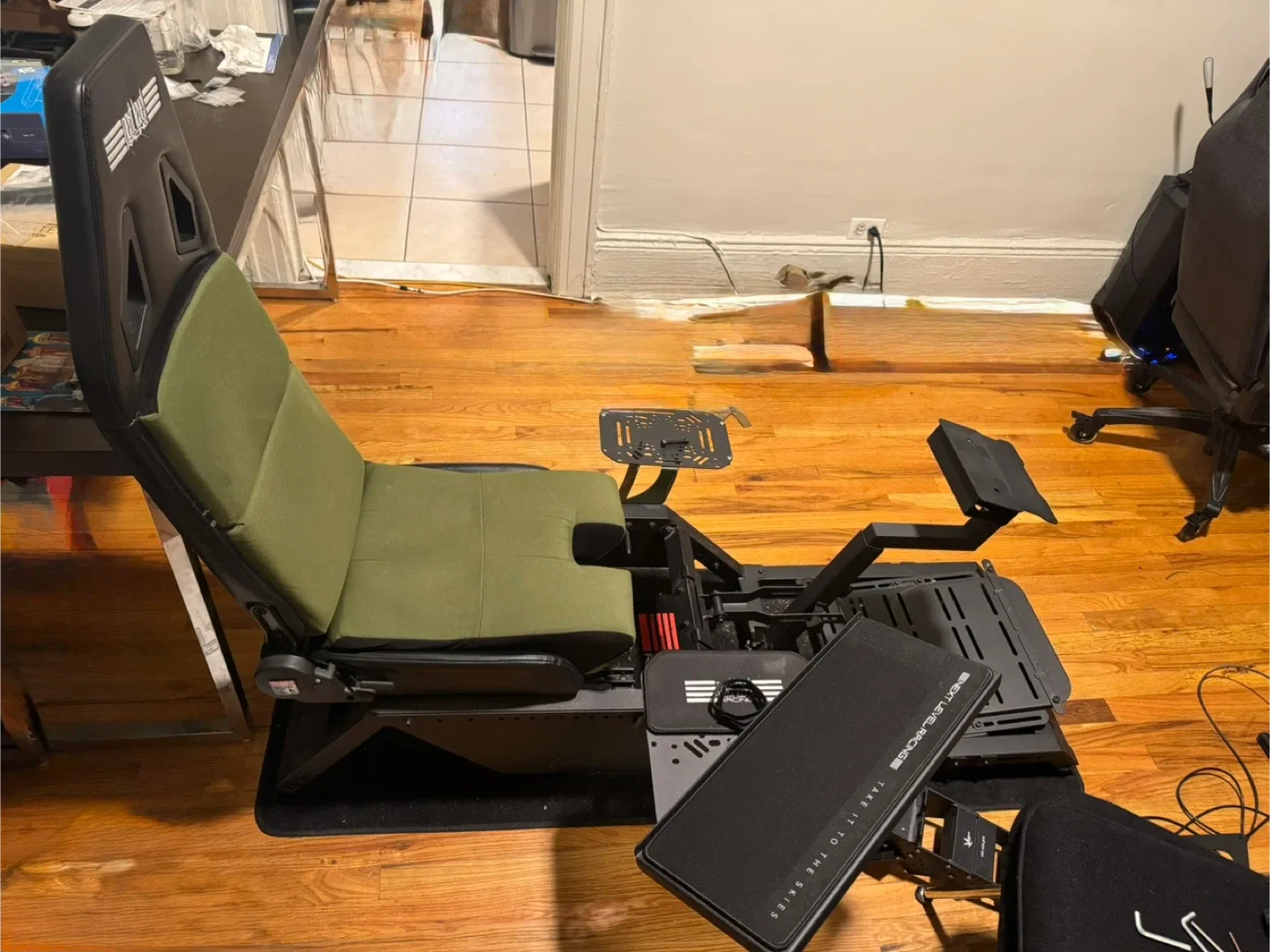 Next Level Racing Flight Simulator Cockpit image indicator(6)