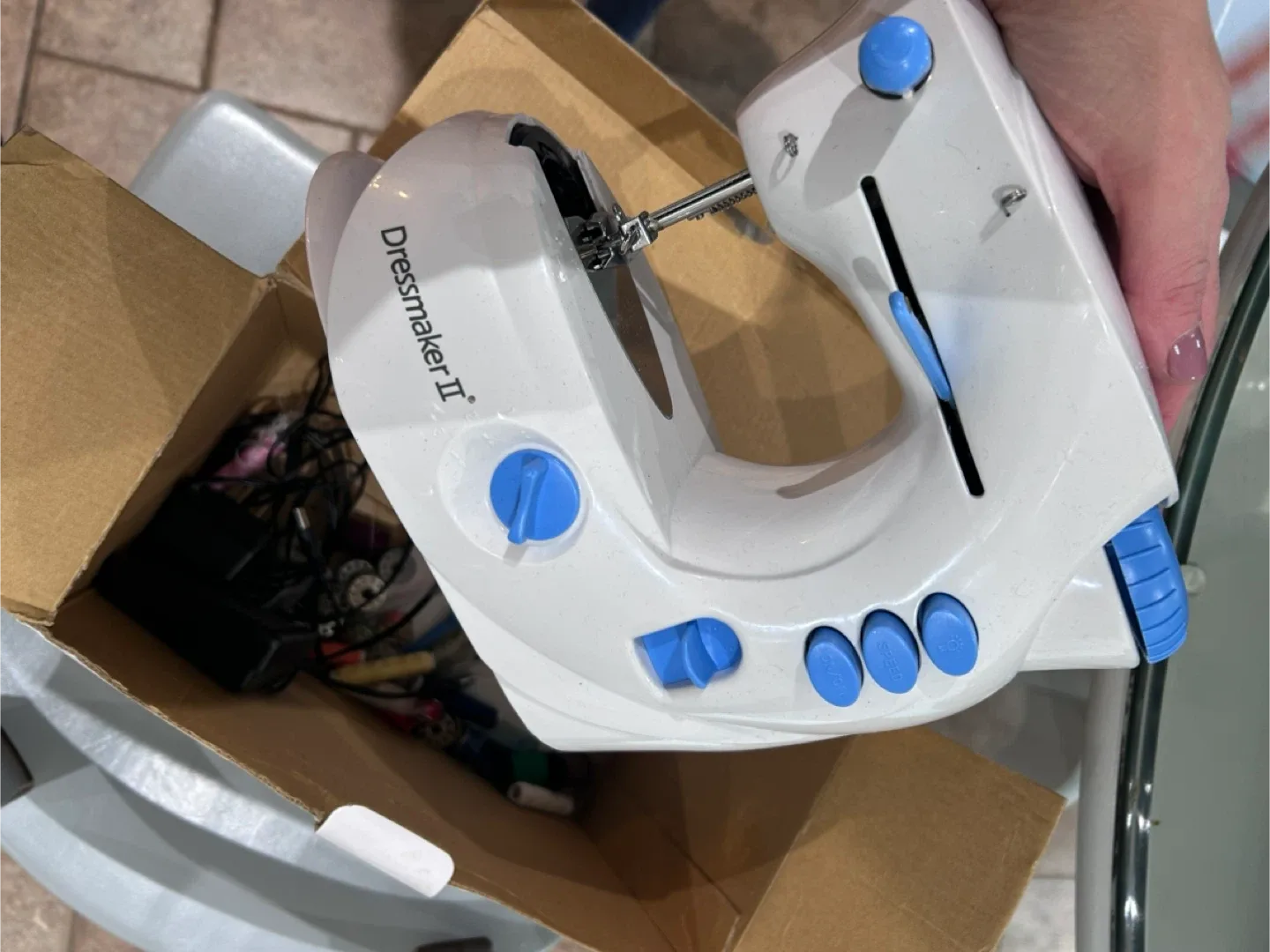 Dressmaker II Sewing Center Kit image indicator(2)