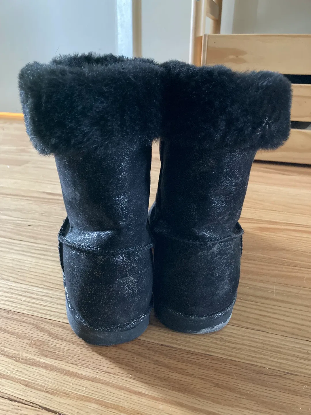 Kids Sparkly Black Ugg Style Boots - size 4 image indicator(3)