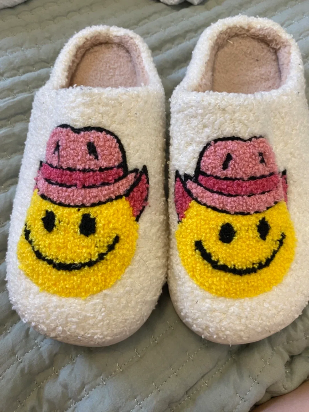 Cute Smiley Face Slippers image indicator(2)