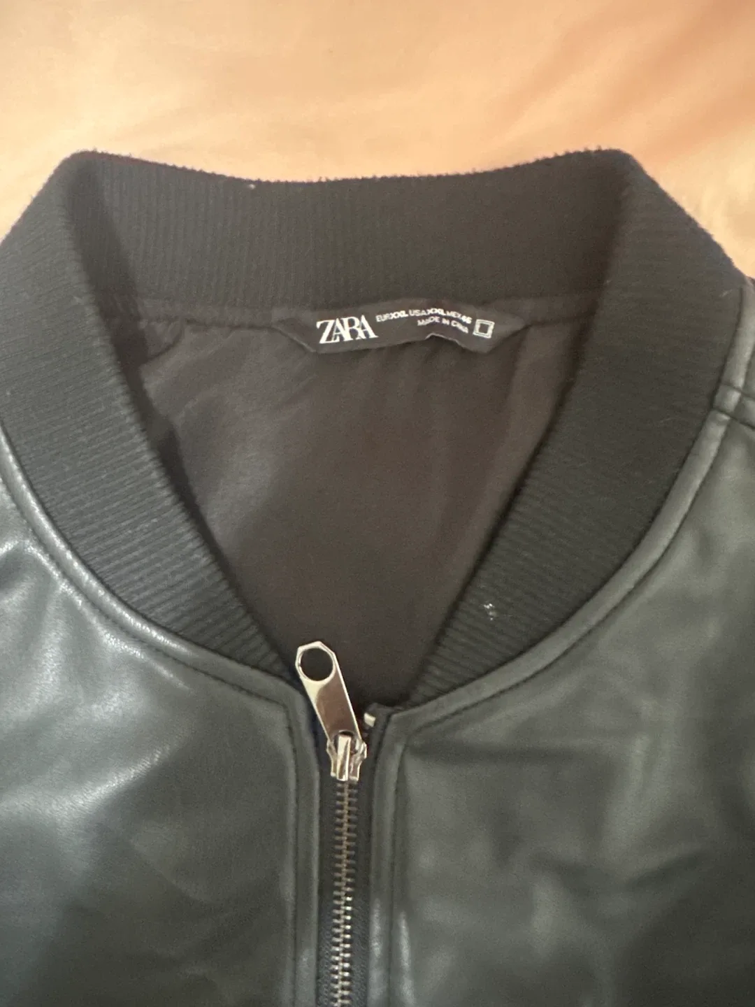 Zara Black Faux Leather Bomber Jacket - Size L image indicator(2)