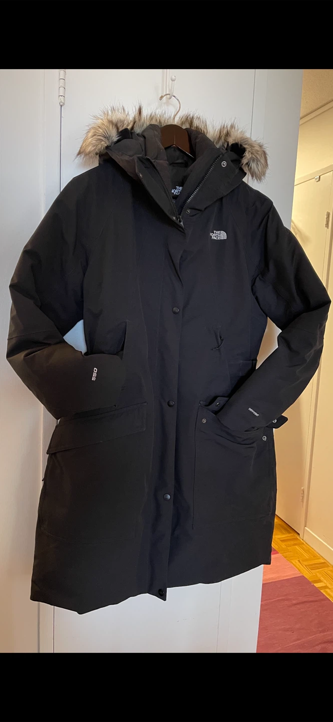 The North Face Women’s Black Parka