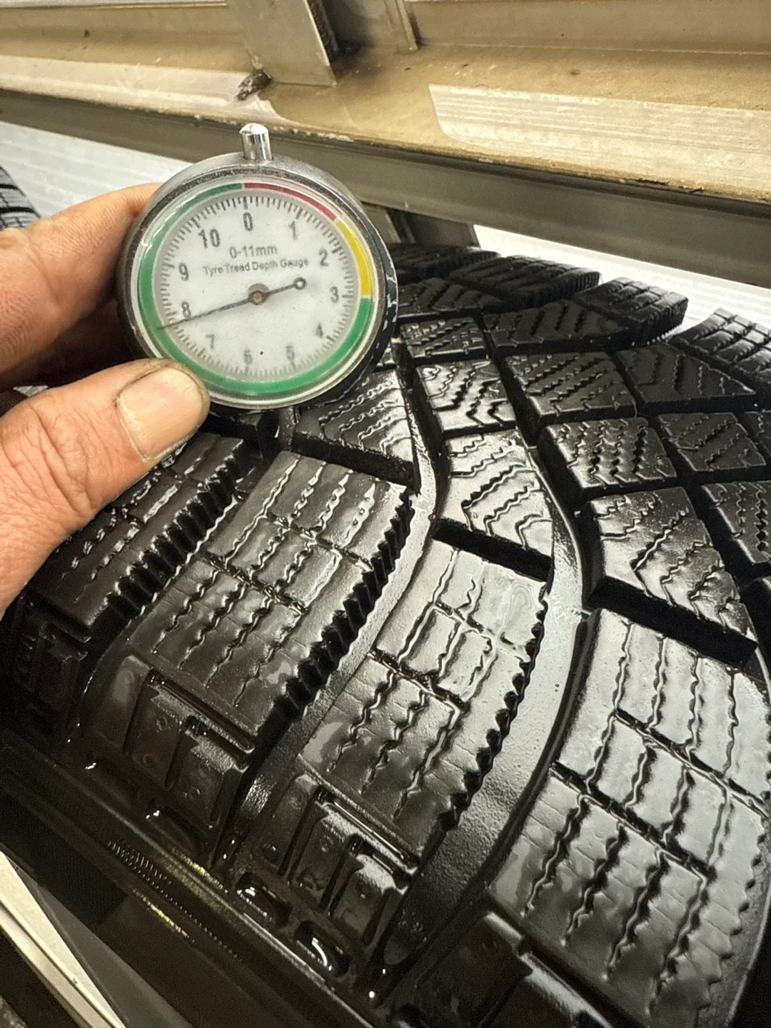 Set of Winter Tires image indicator(2)