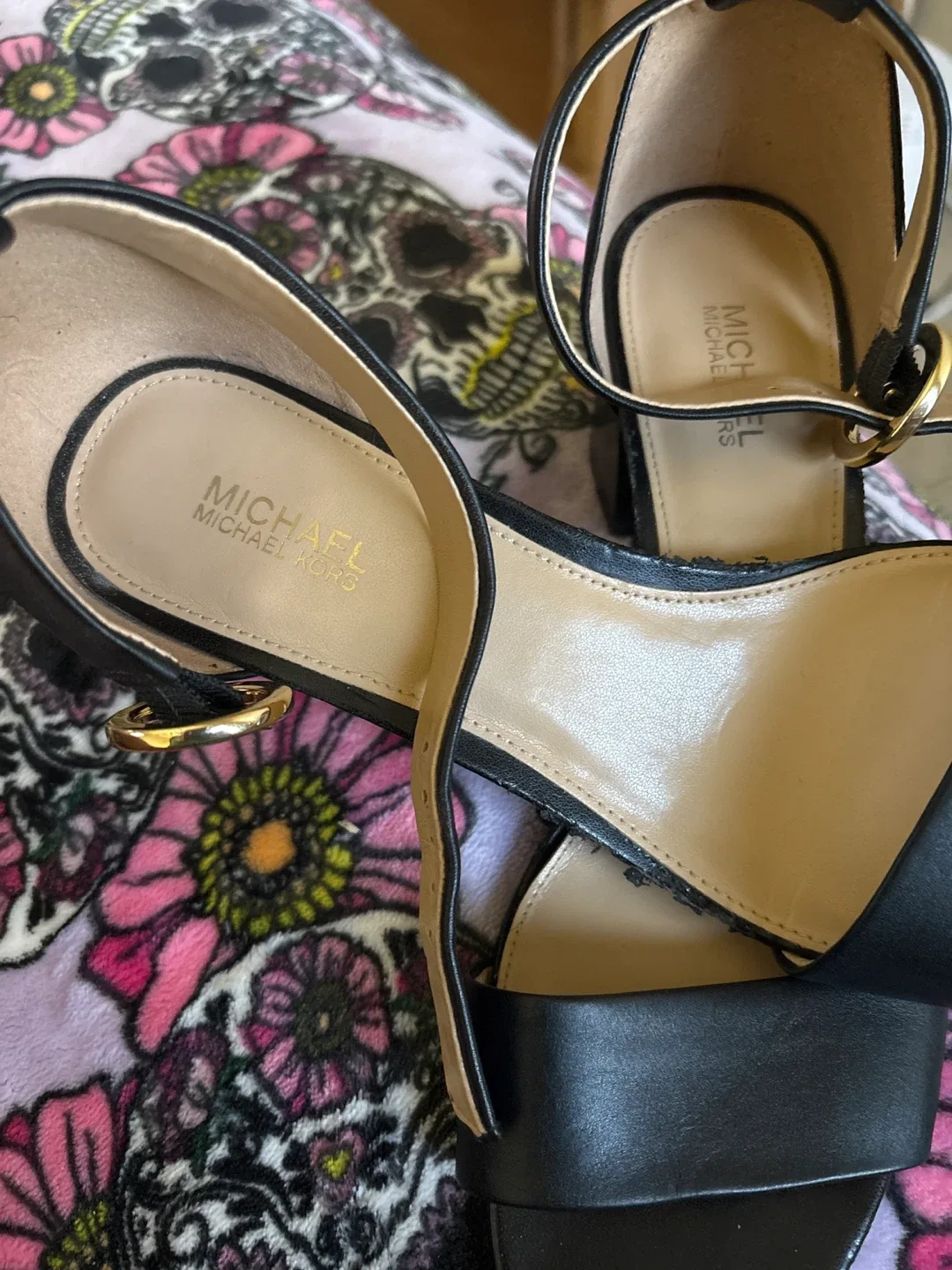 Michael Michael Kors Black Heels image indicator(3)